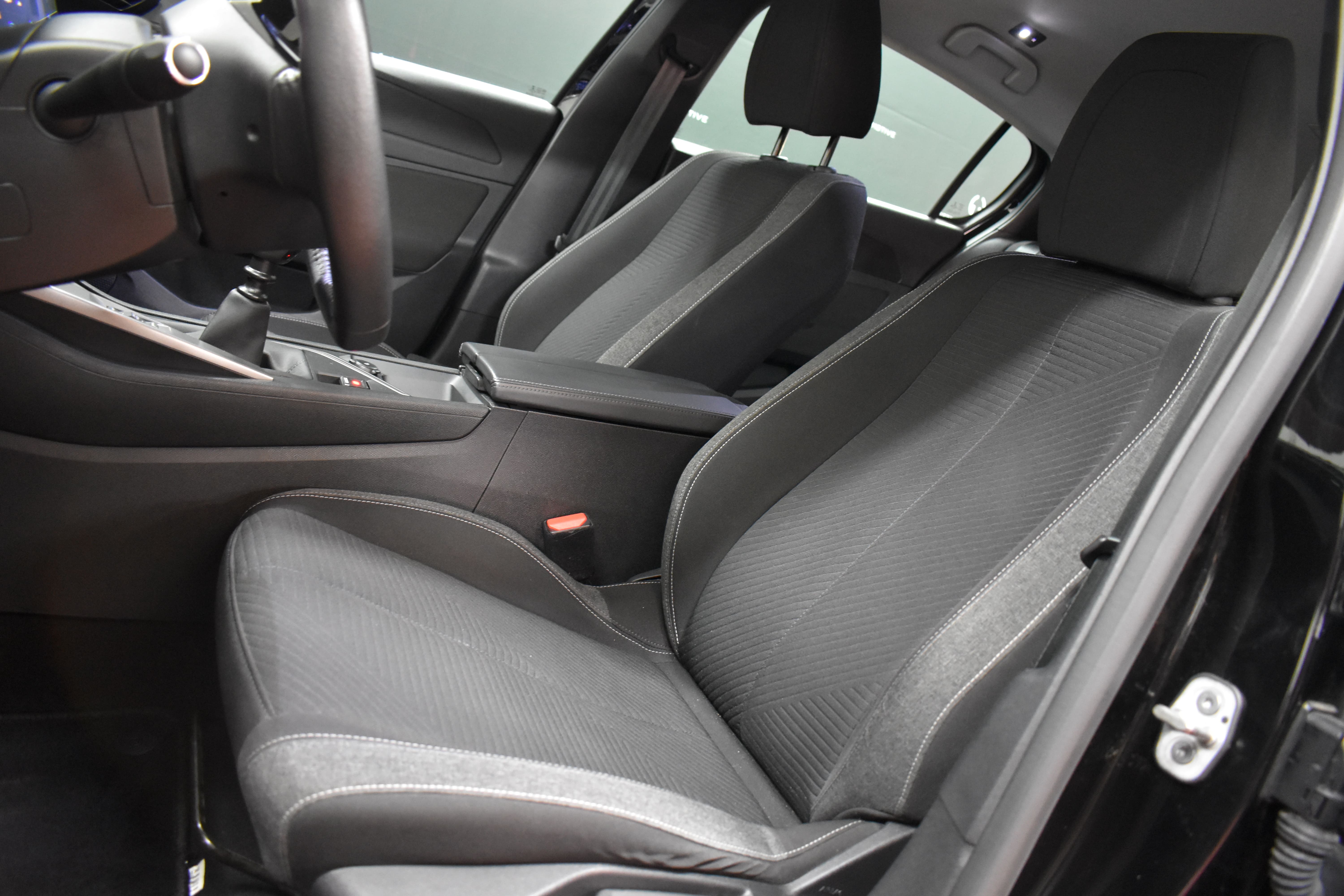 Vehicle gallery image 6