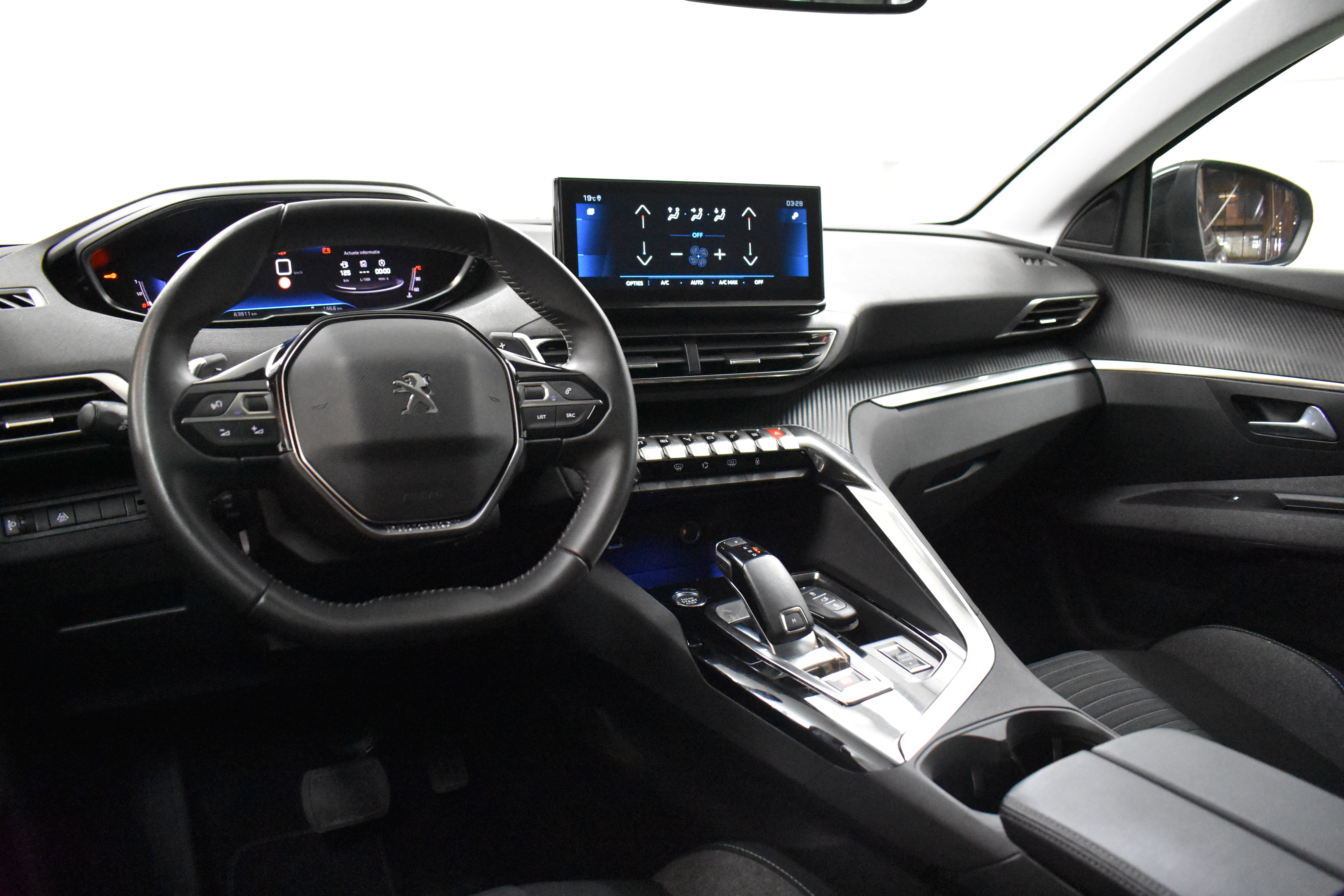 Vehicle gallery image 8
