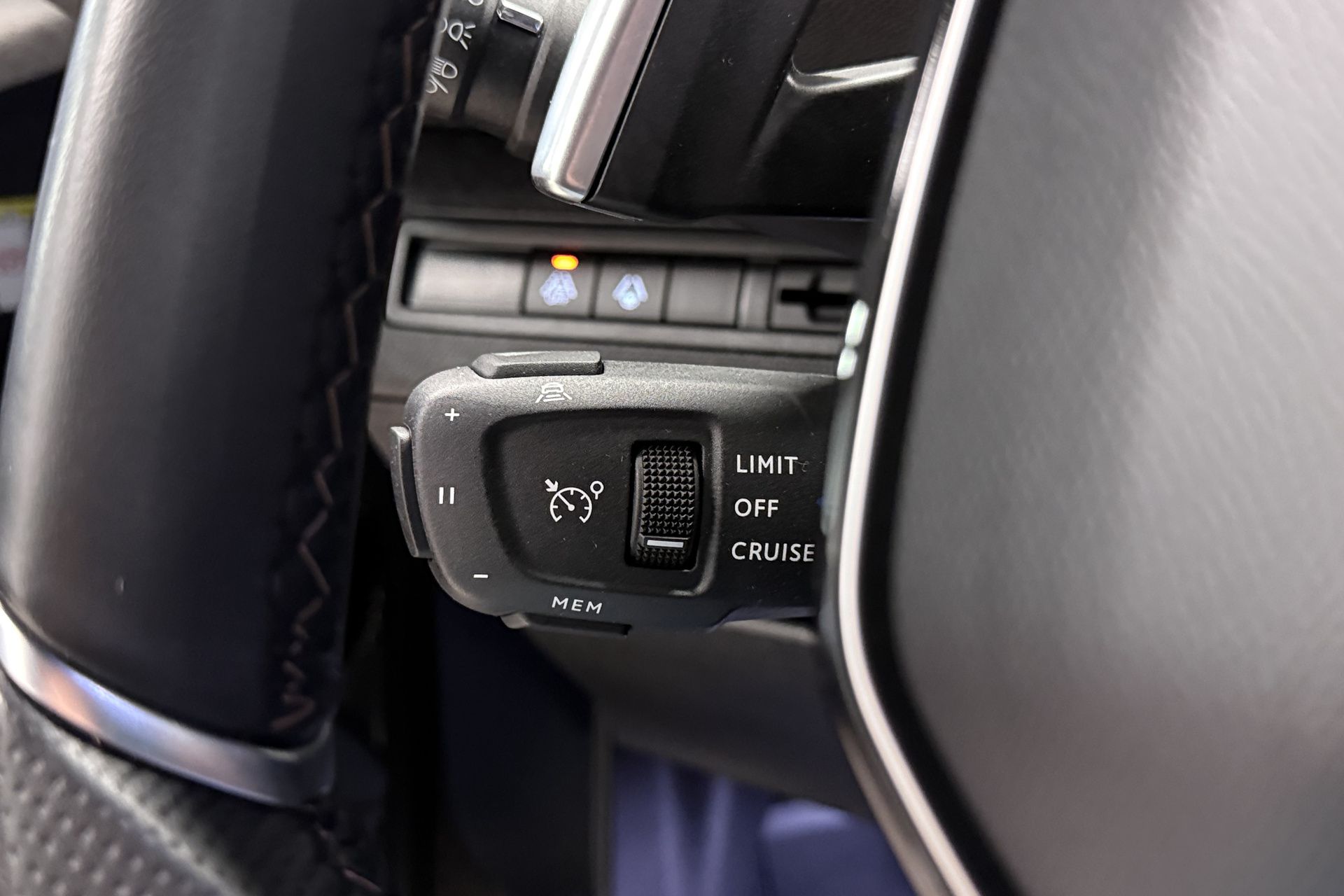 Vehicle gallery image 35
