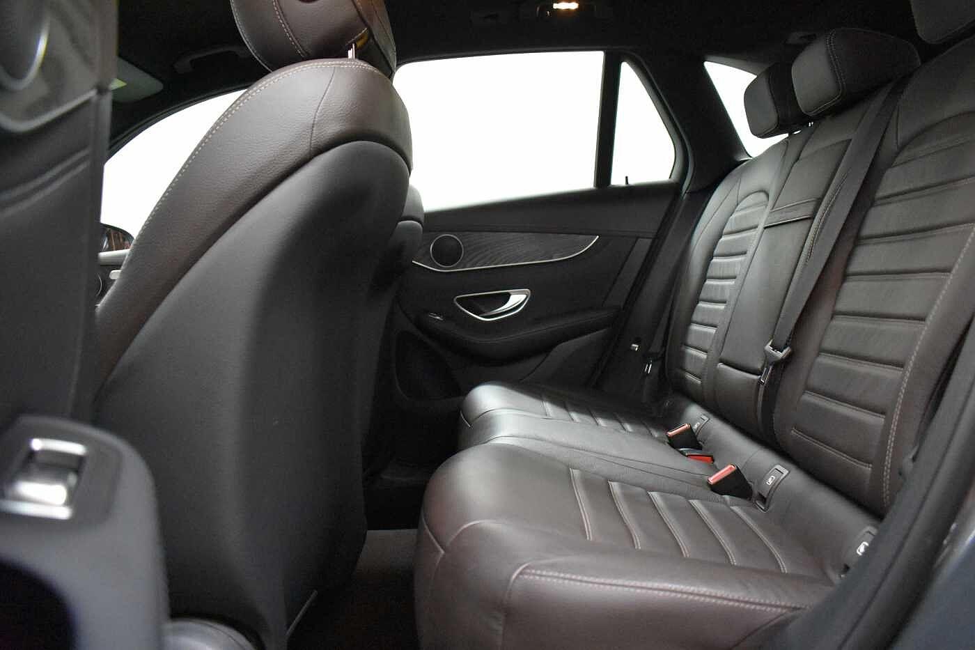 Vehicle gallery image 5