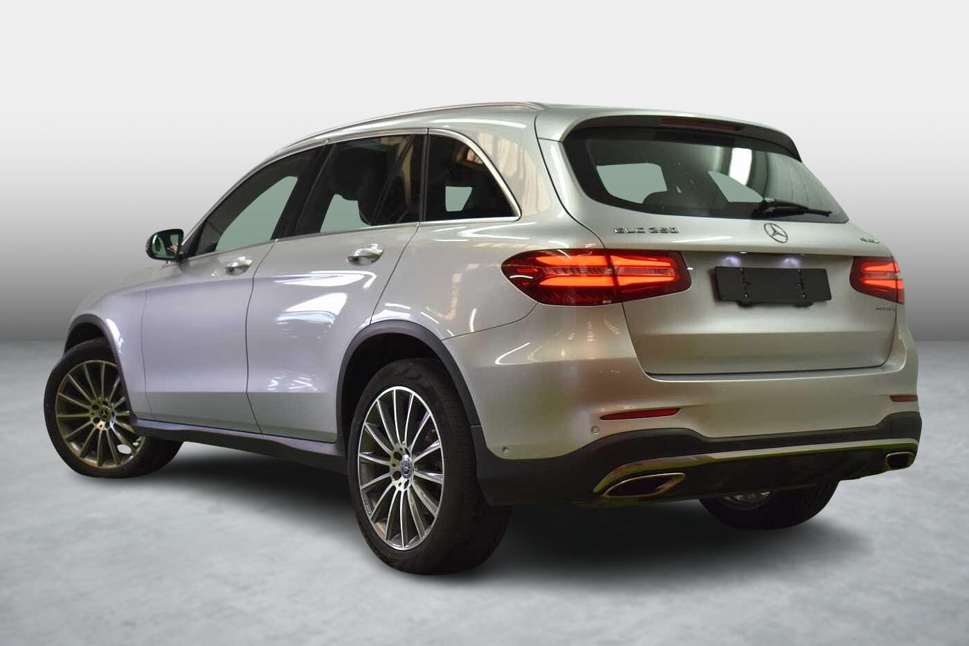 Vehicle gallery image 4