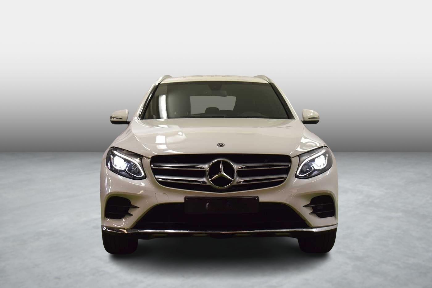 Vehicle gallery image 2