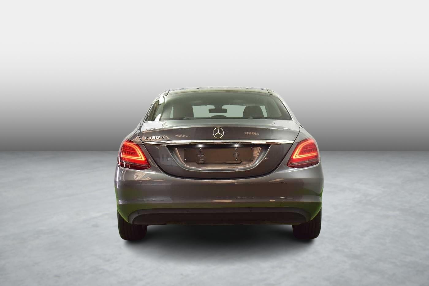Vehicle gallery image 3