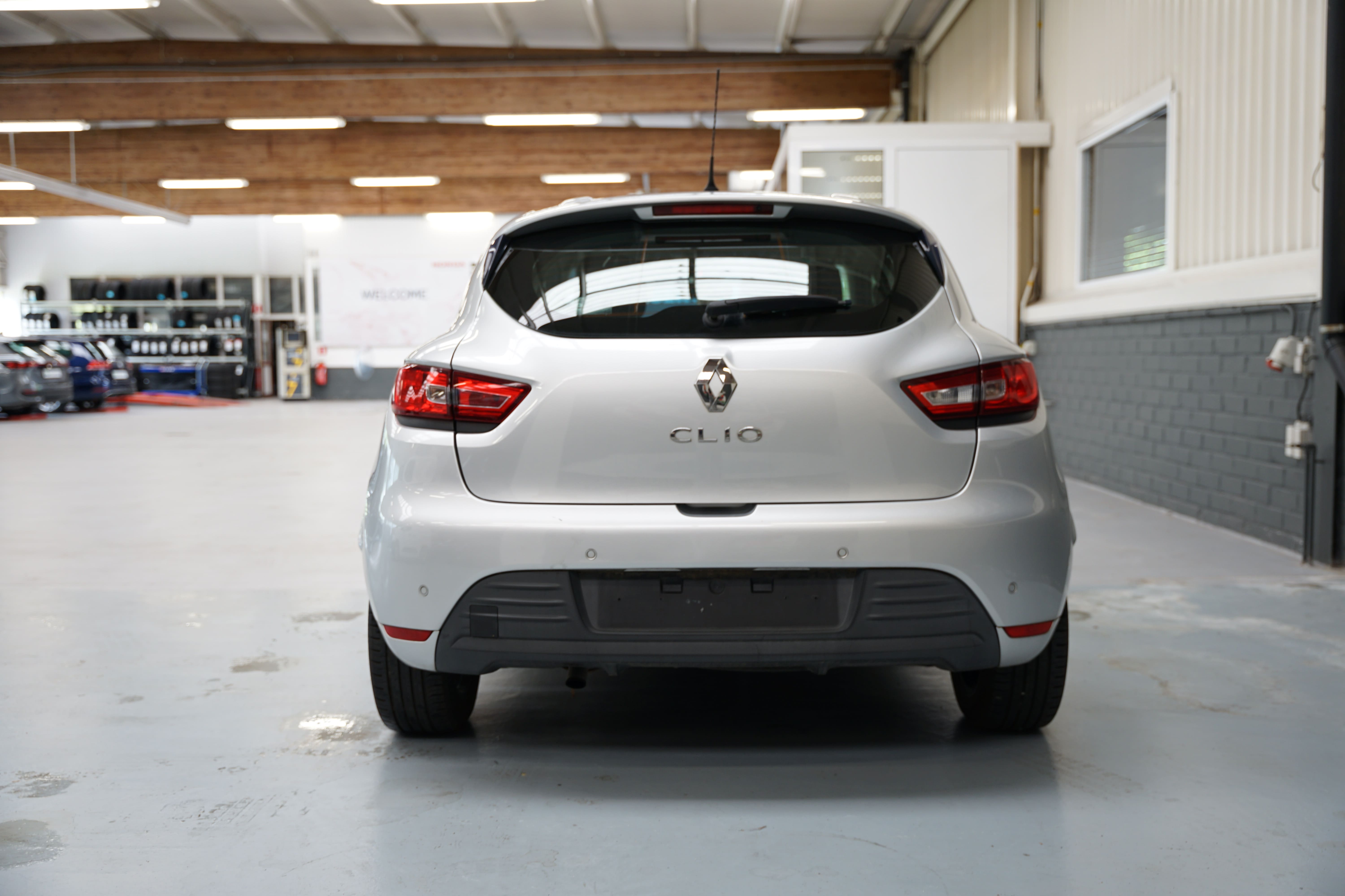 Vehicle gallery image 6