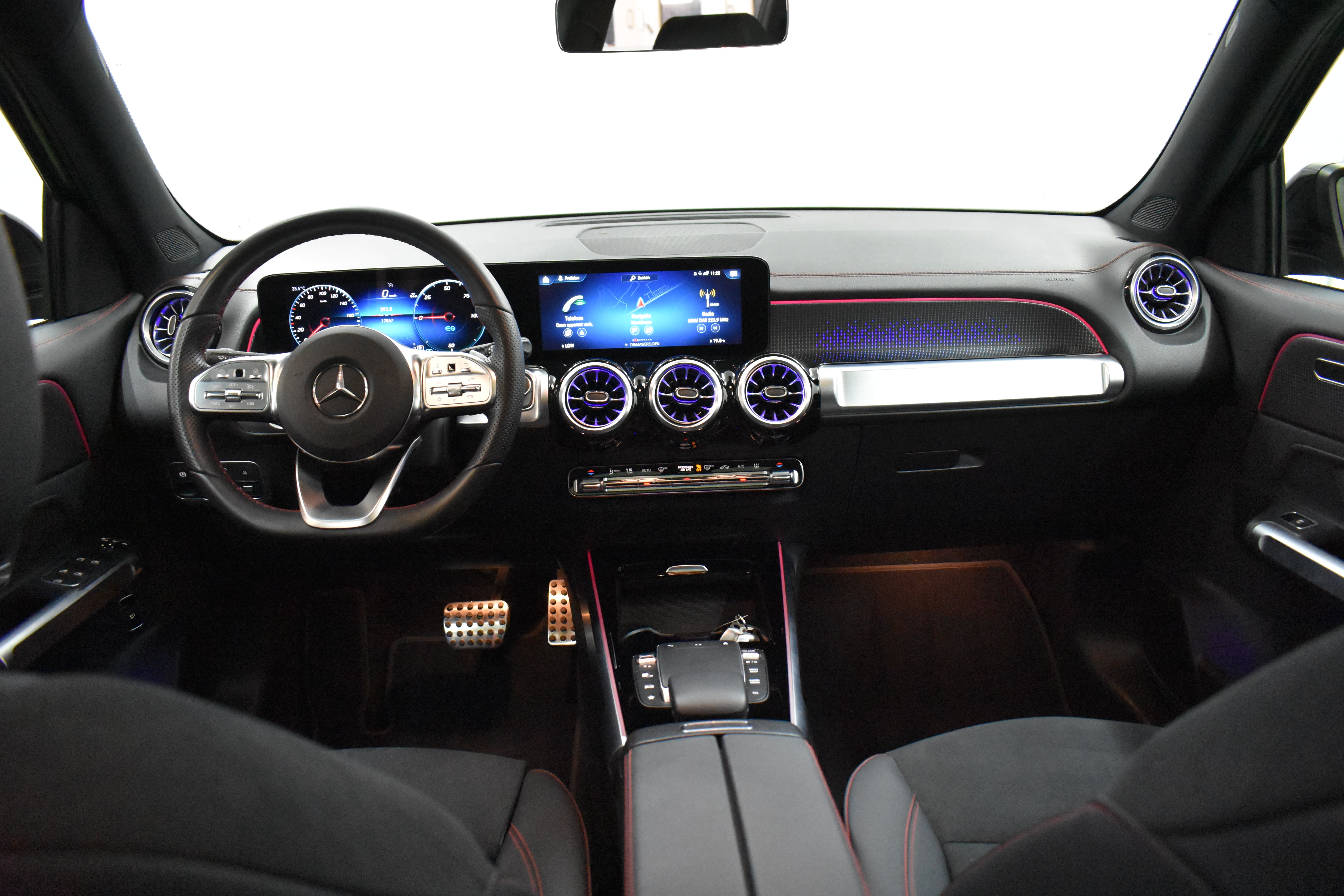 Vehicle gallery image 6