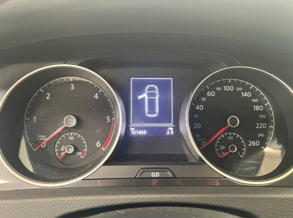 Vehicle gallery image 9