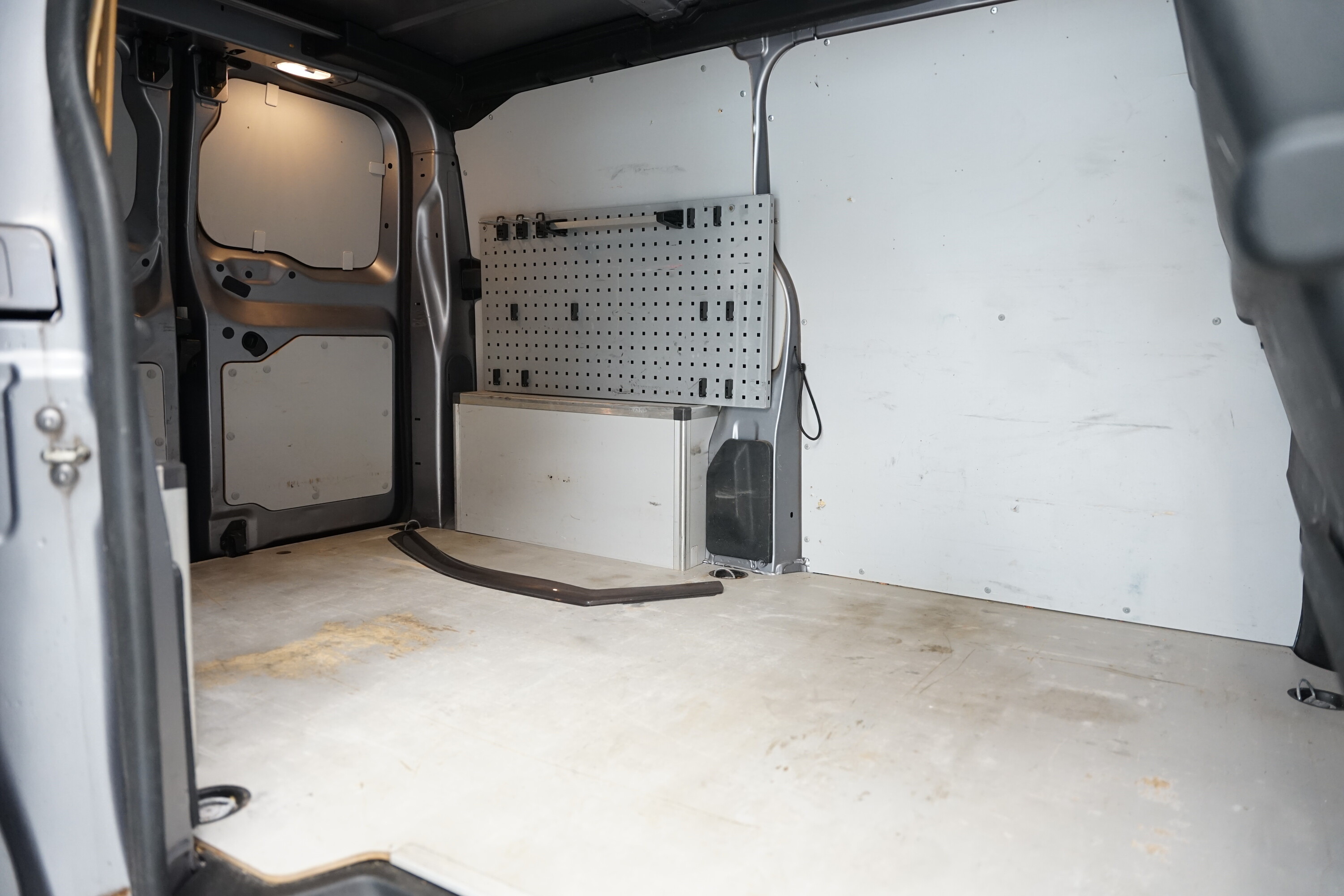 Vehicle gallery image 5