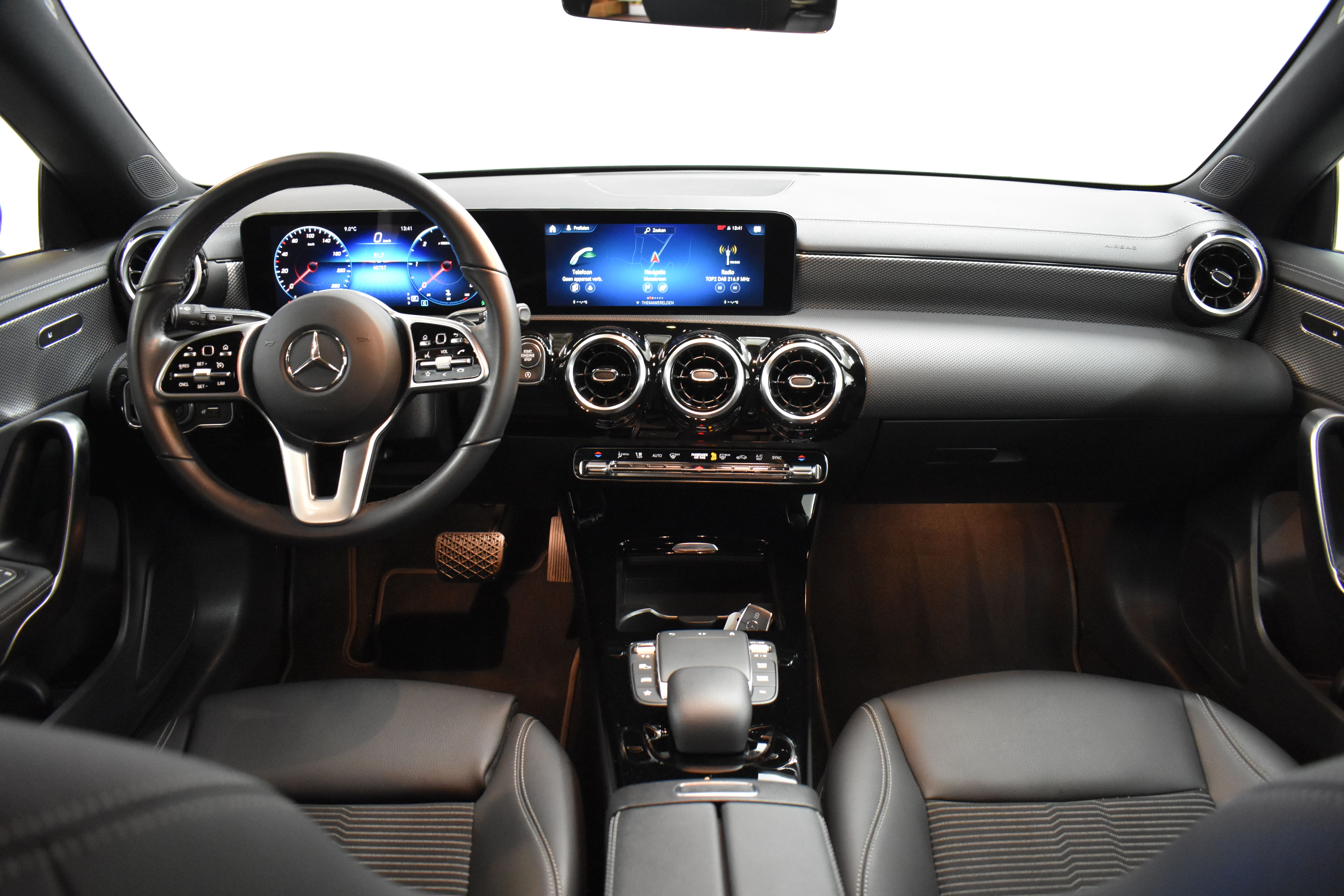 Vehicle gallery image 9