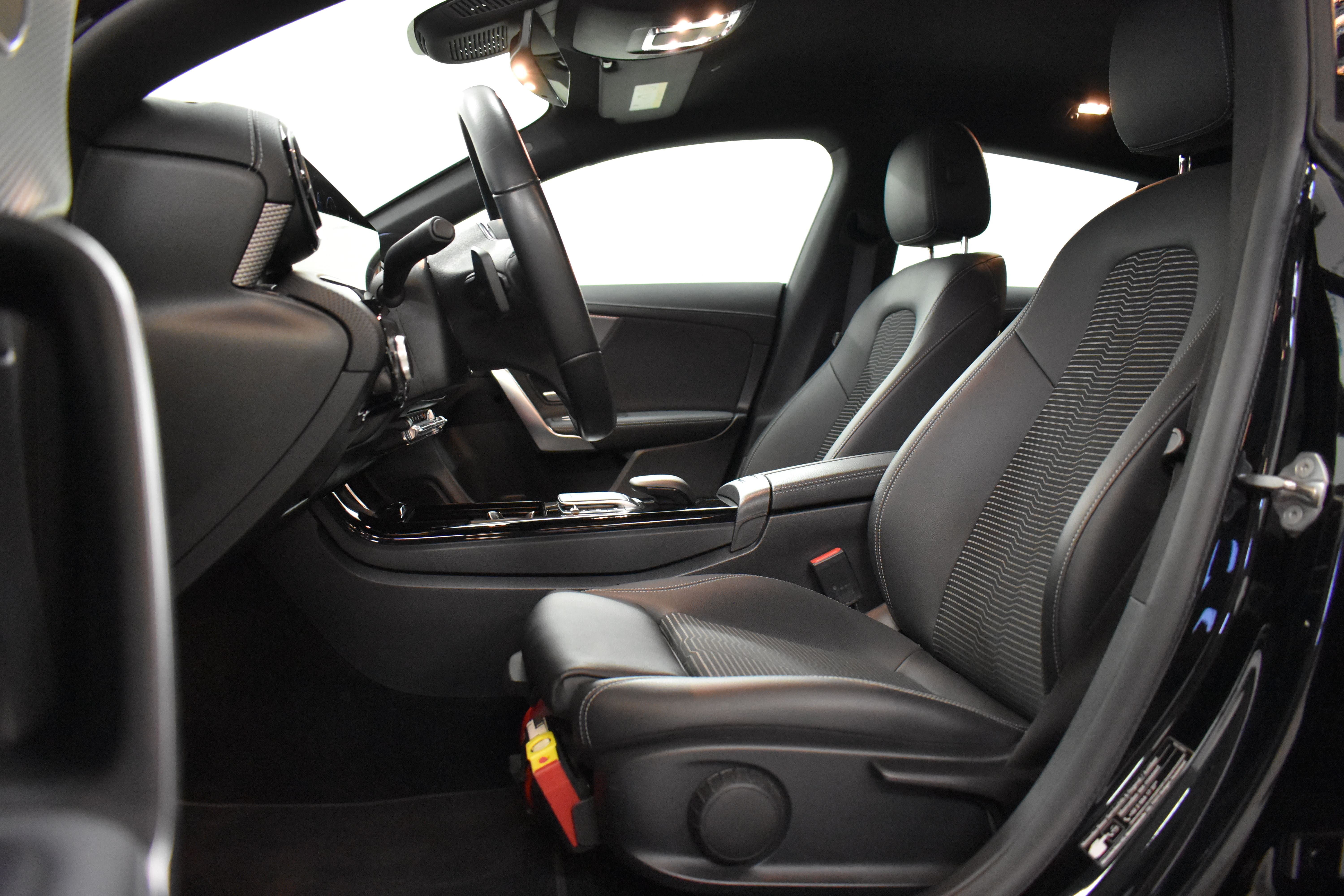 Vehicle gallery image 10