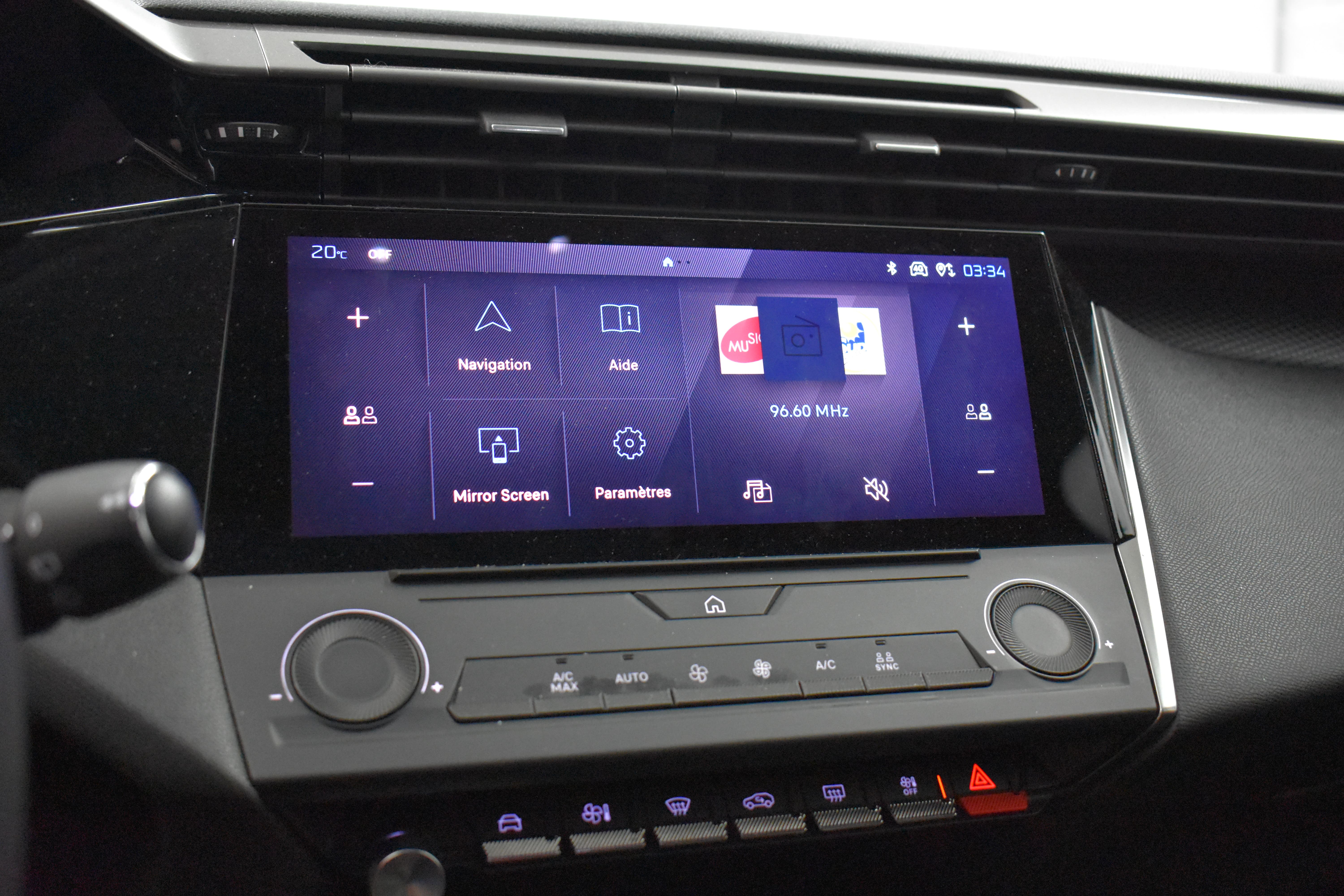 Vehicle gallery image 17