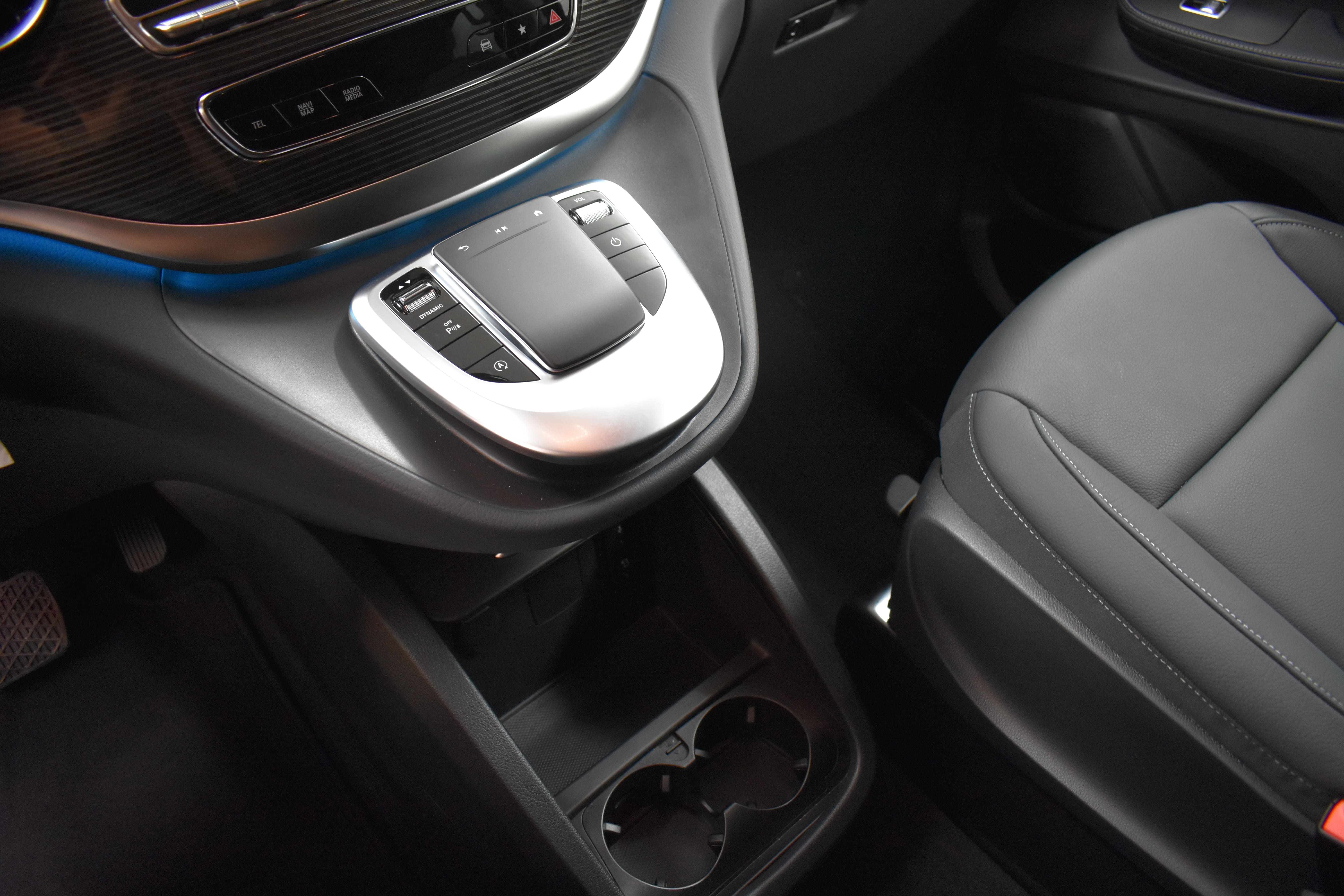 Vehicle gallery image 10