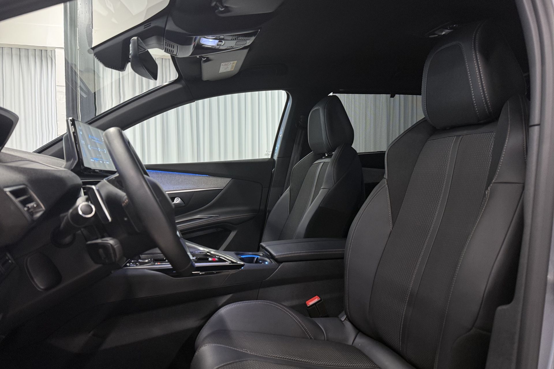 Vehicle gallery image 10