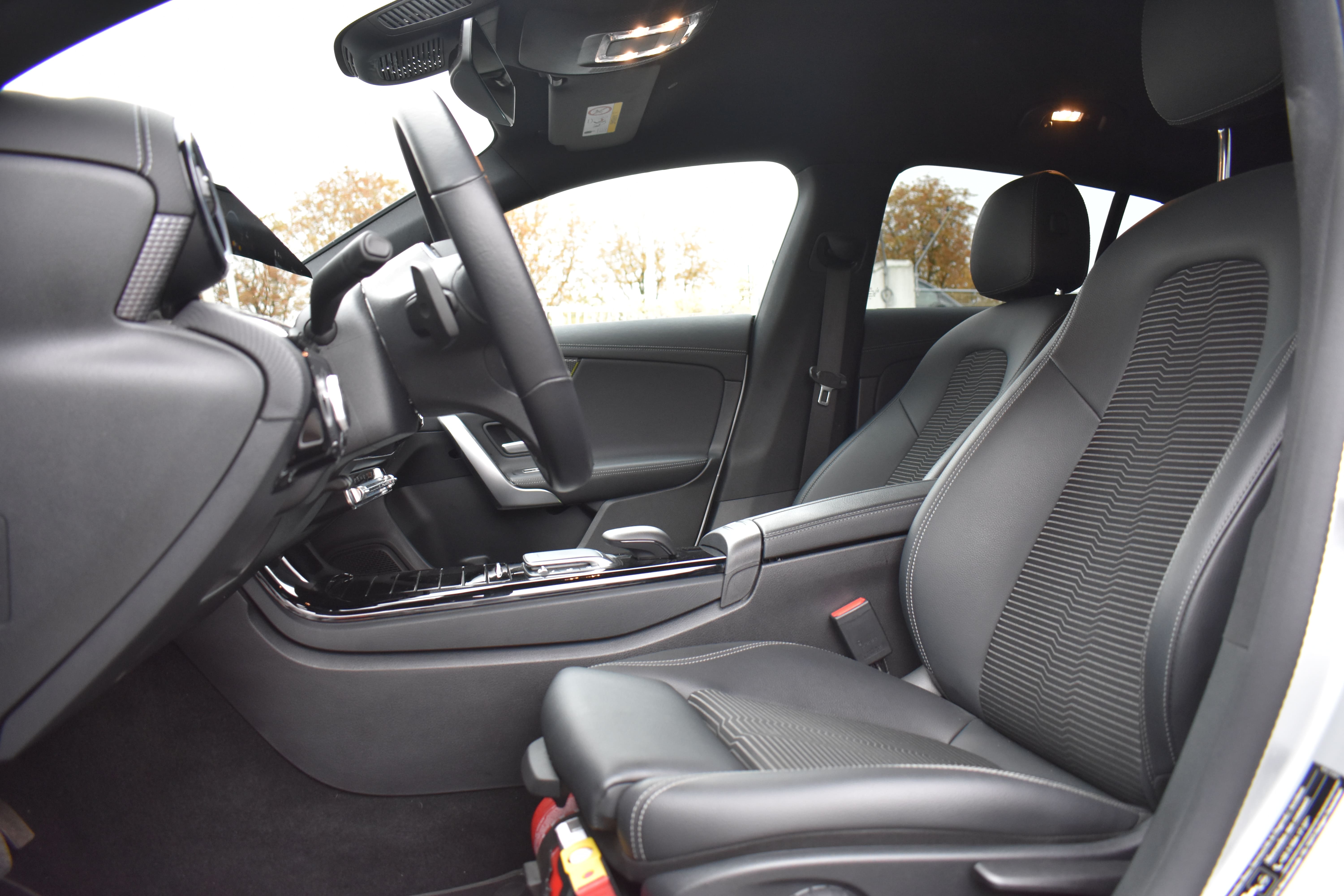 Vehicle gallery image 12