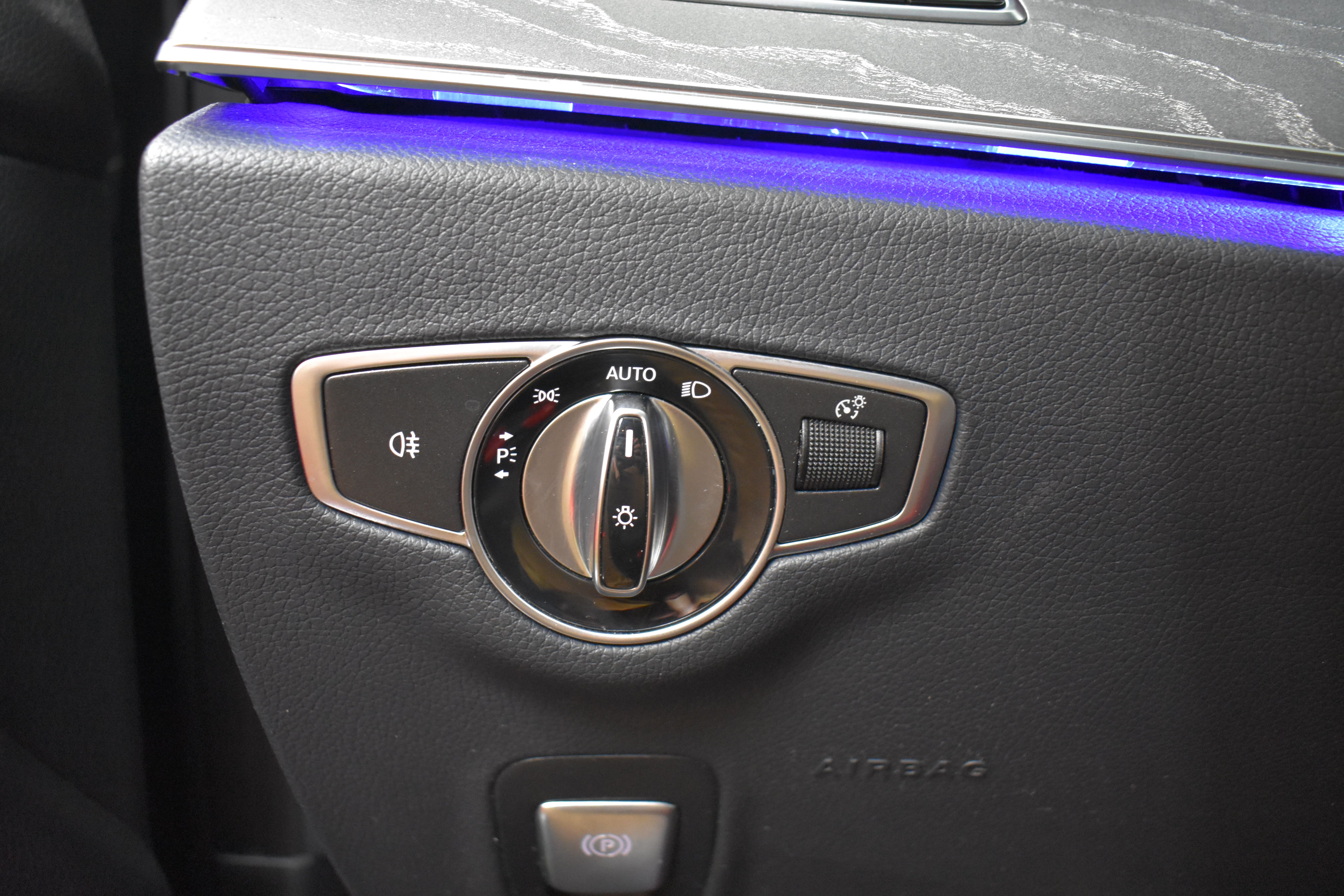 Vehicle gallery image 14