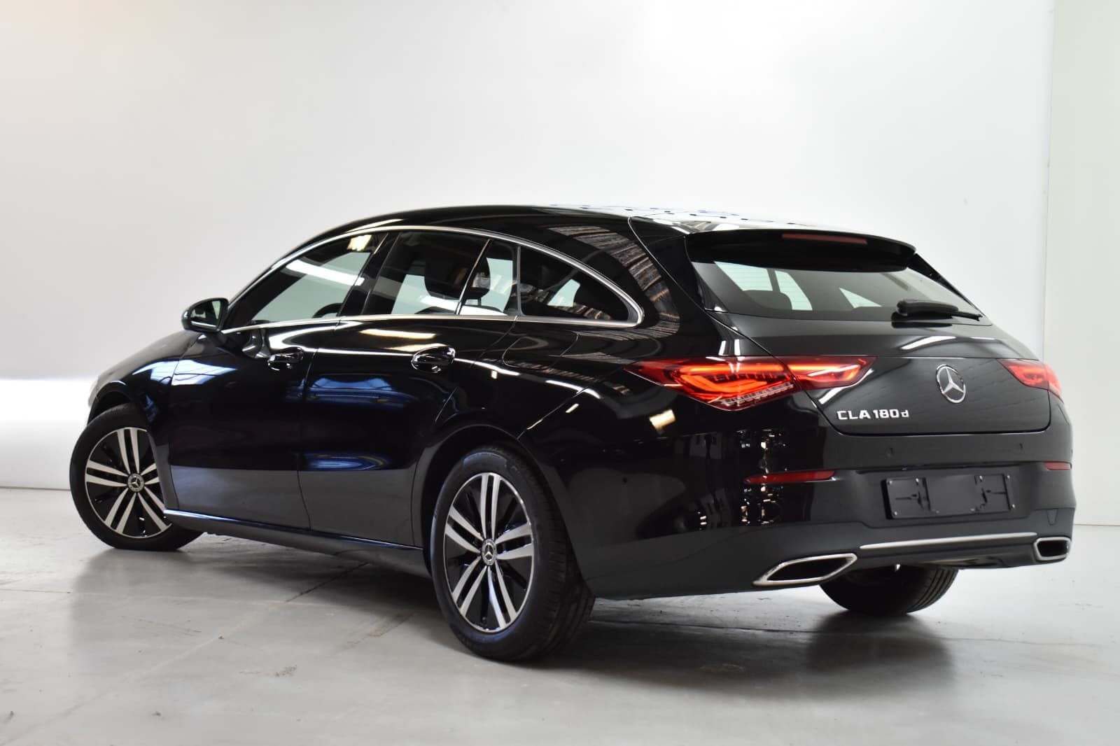 Vehicle gallery image 5