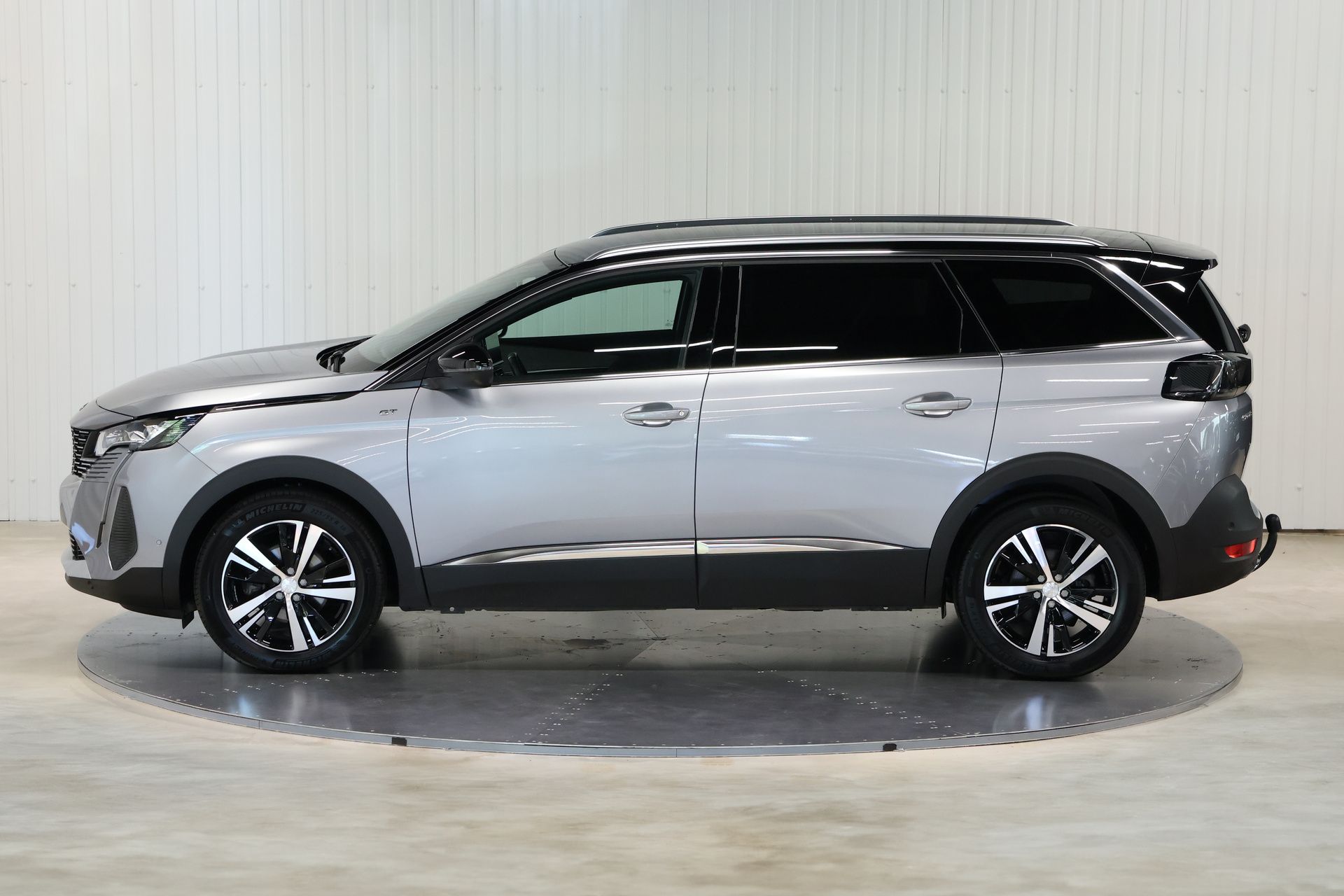Vehicle gallery image 7