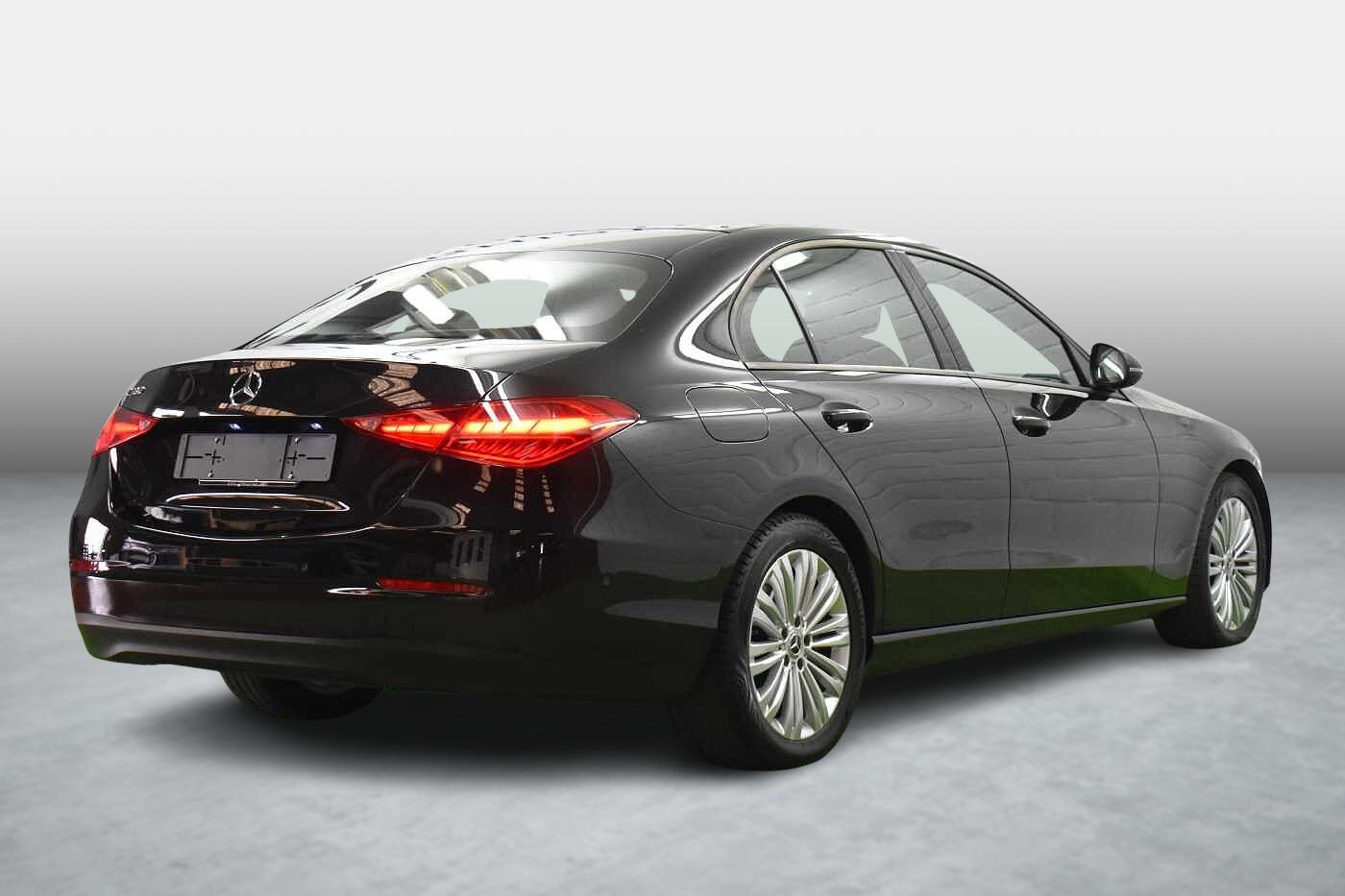 Vehicle gallery image 4