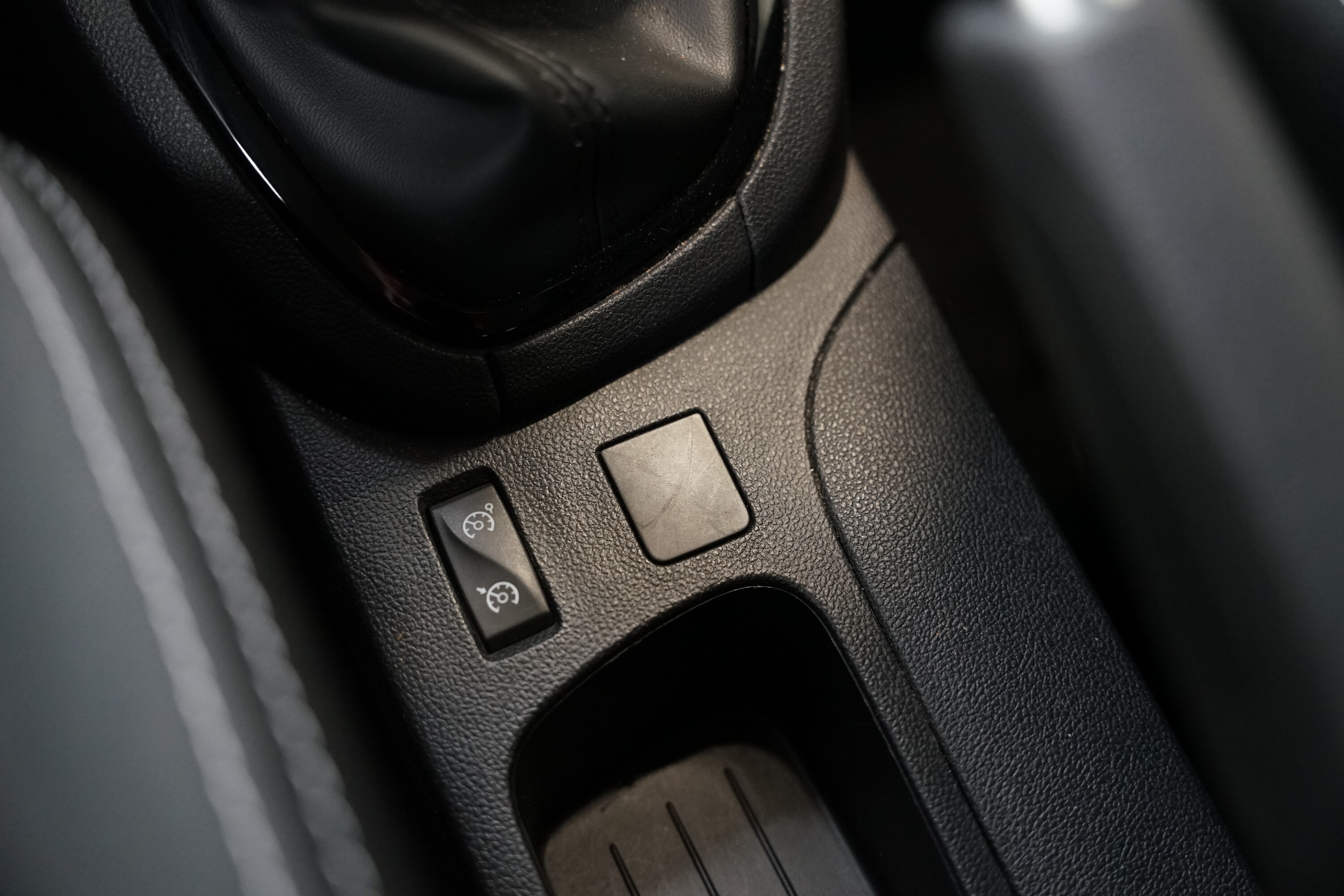 Vehicle gallery image 18