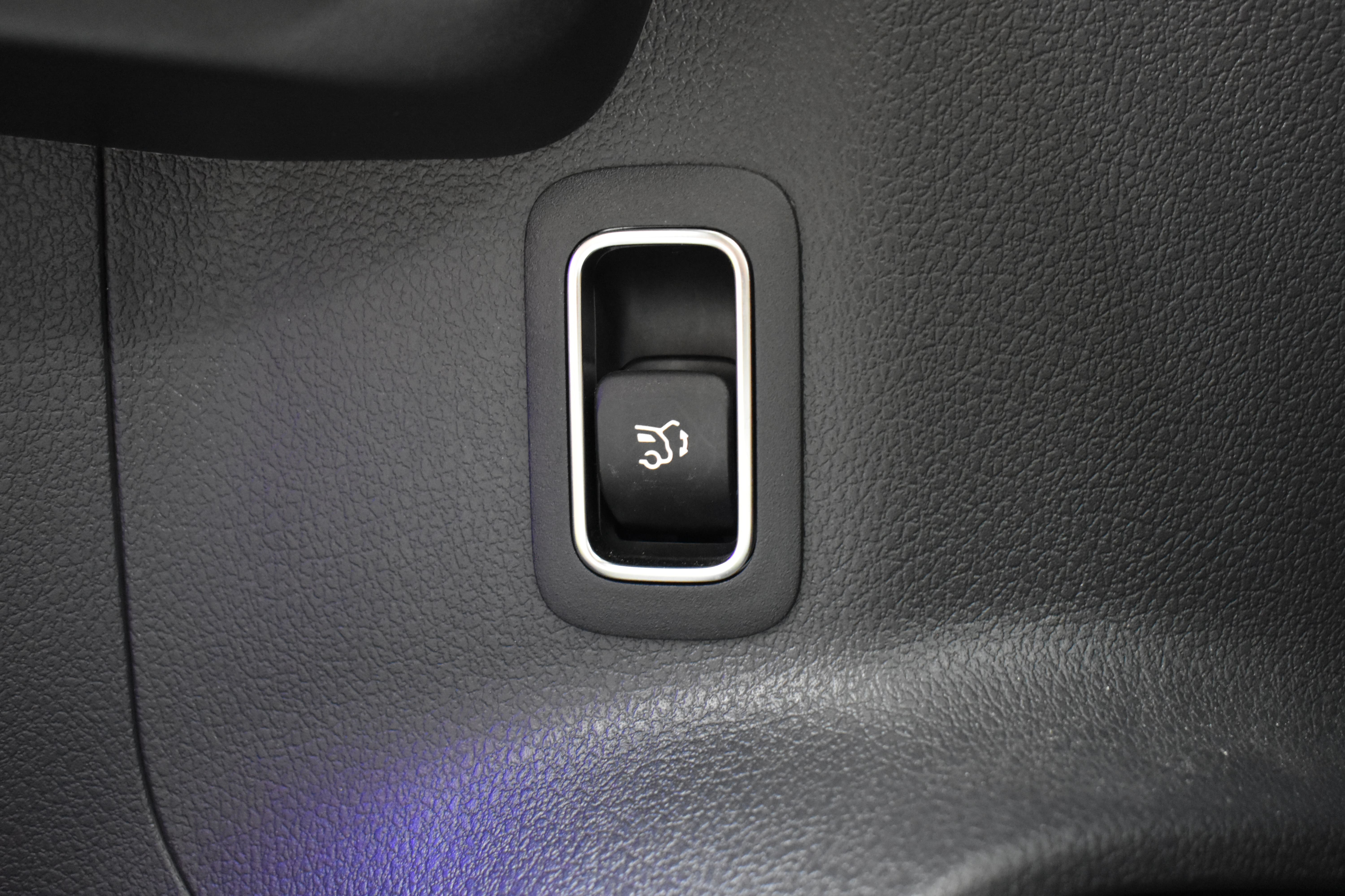 Vehicle gallery image 12