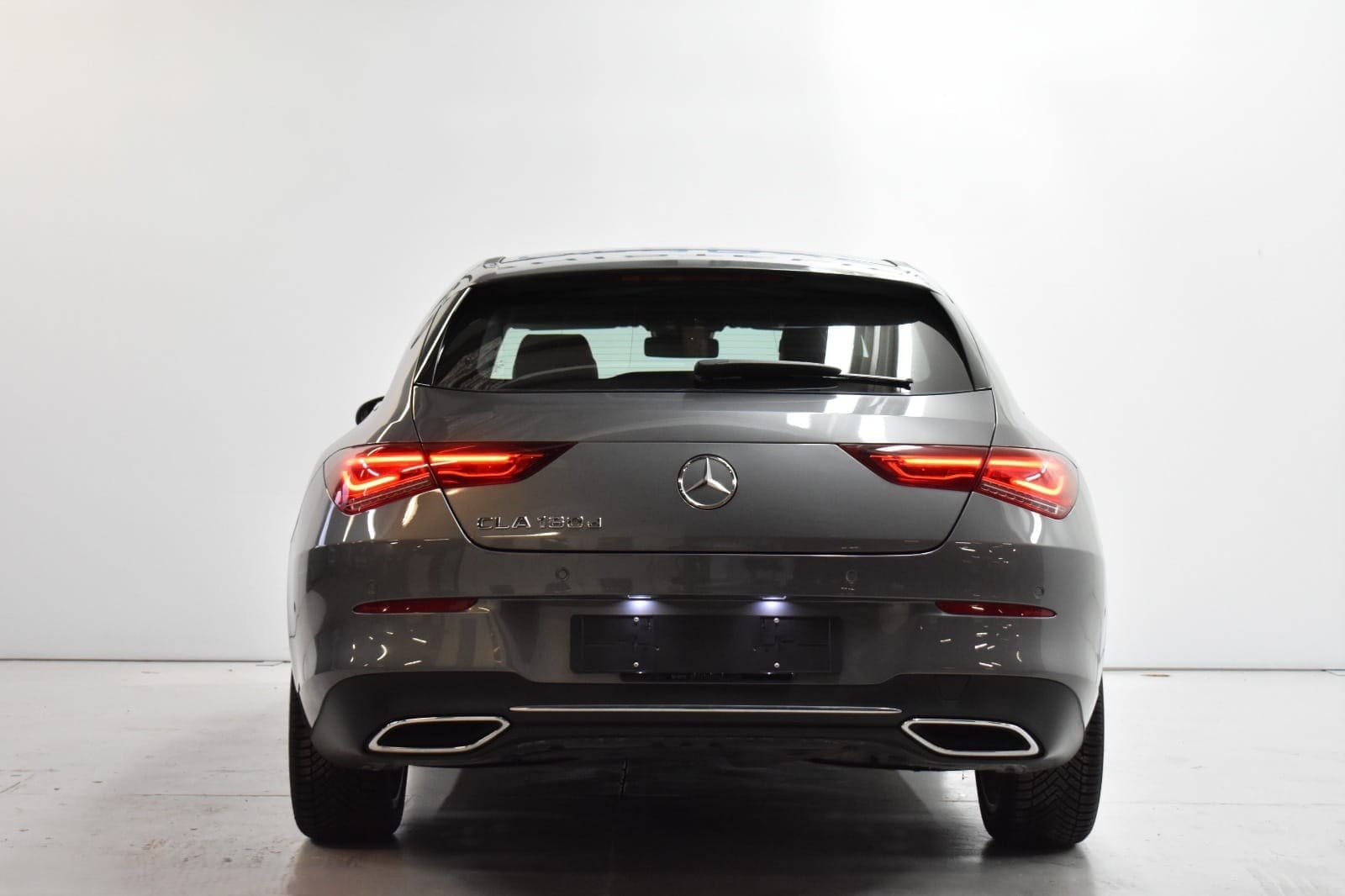 Vehicle gallery image 4