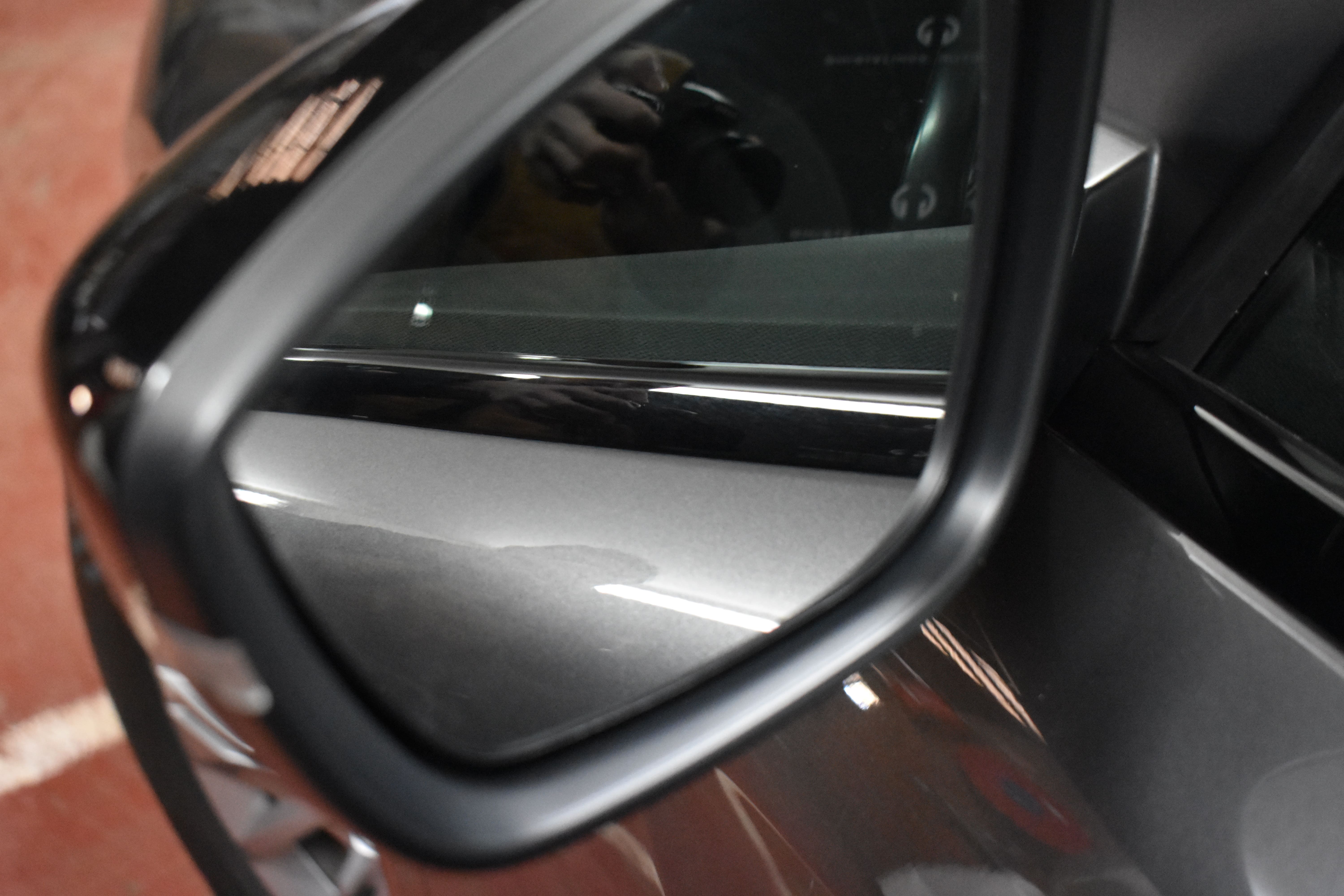 Vehicle gallery image 3