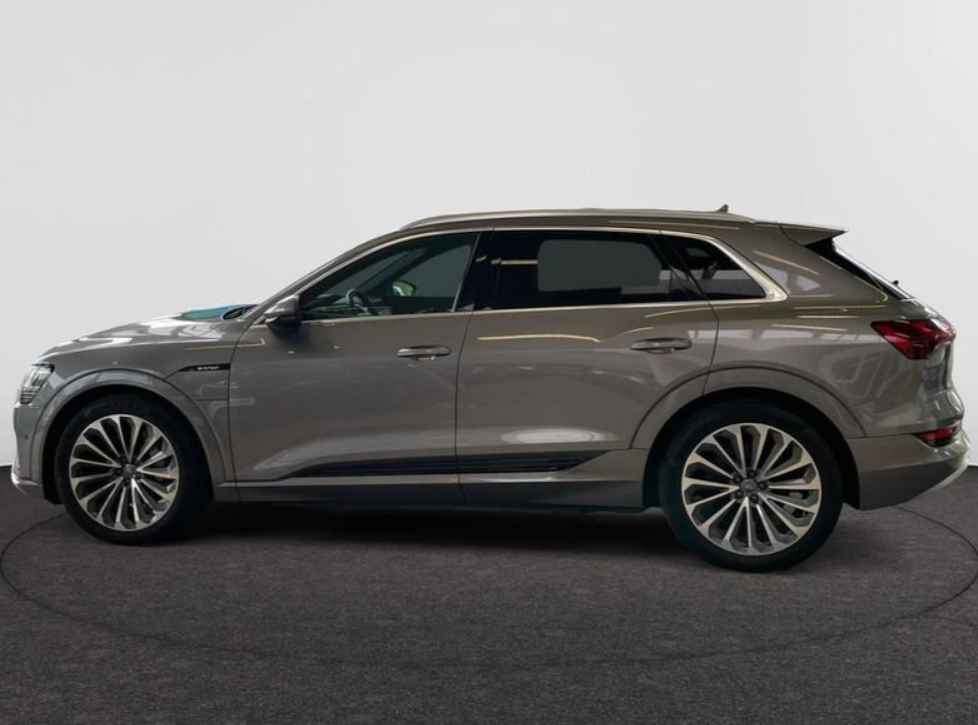 Vehicle gallery image 3