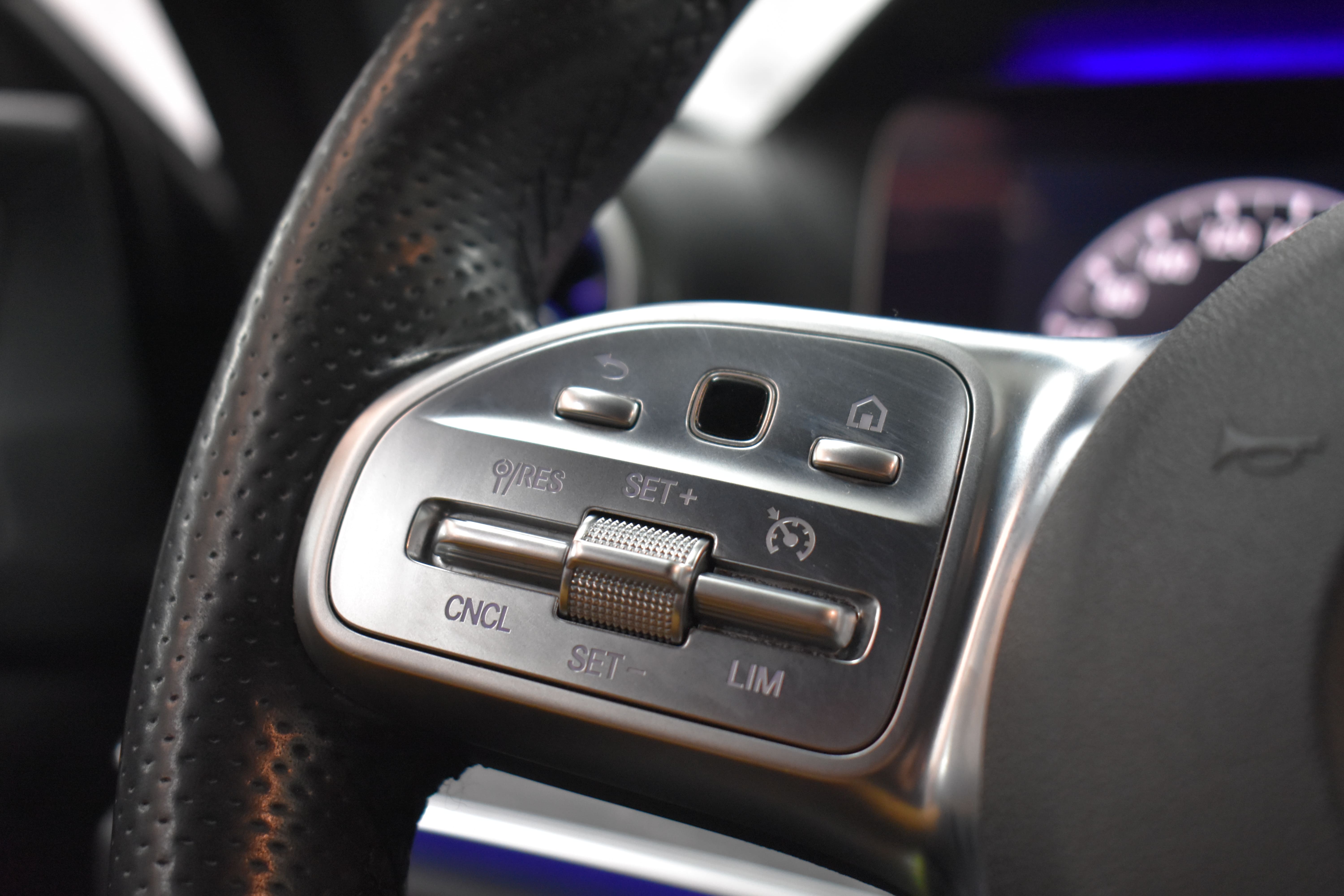 Vehicle gallery image 15
