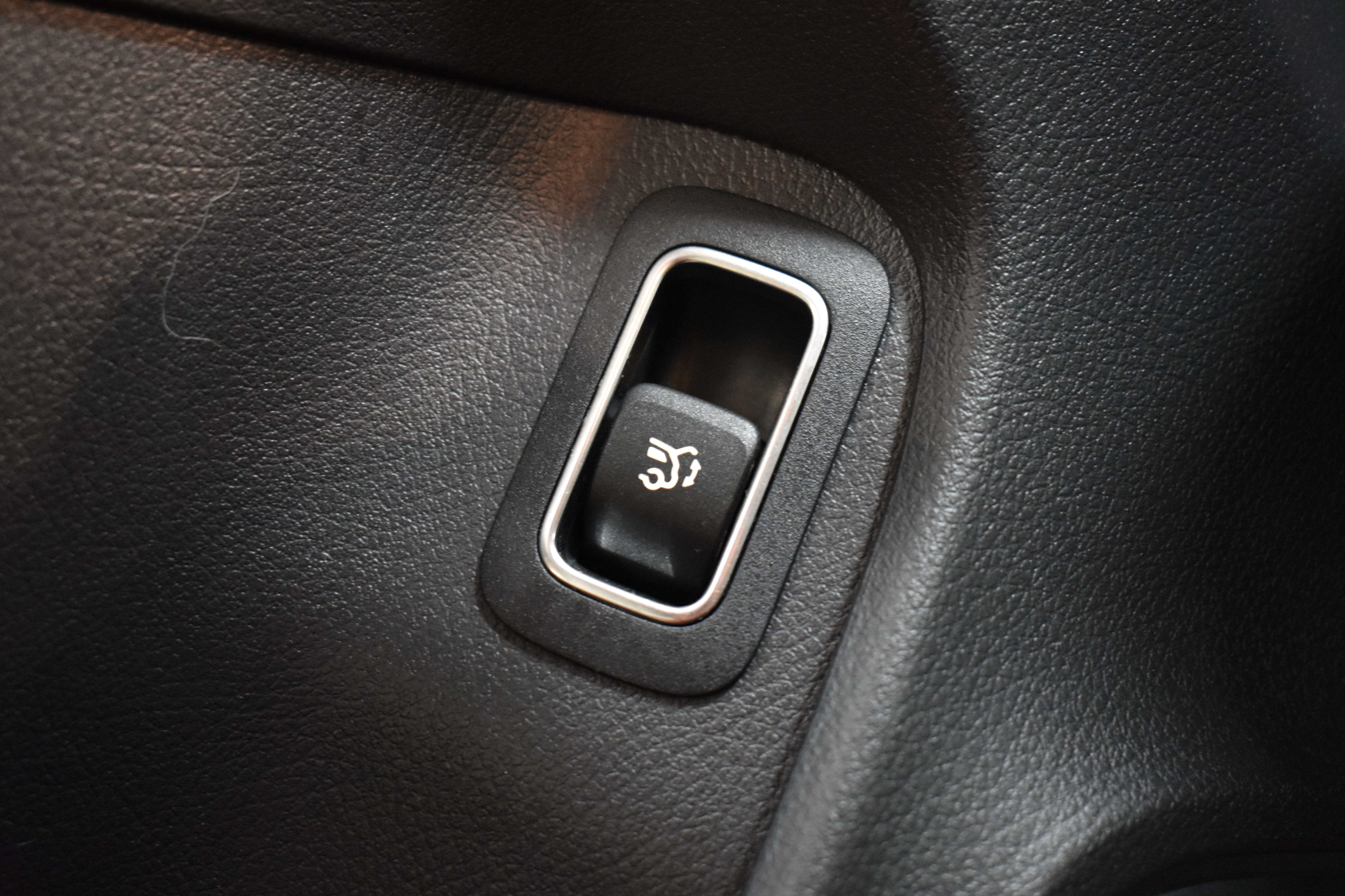 Vehicle gallery image 16