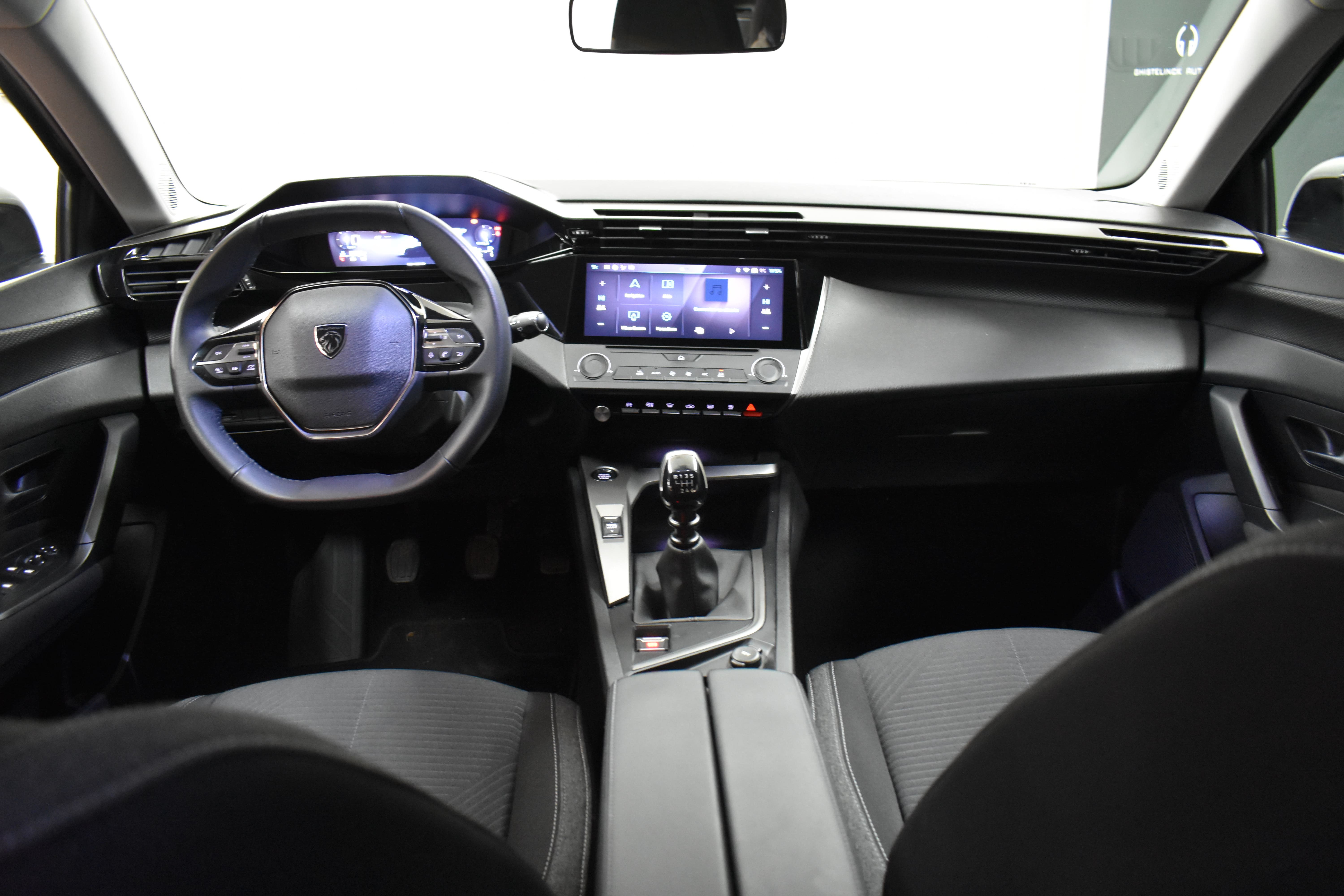 Vehicle gallery image 4