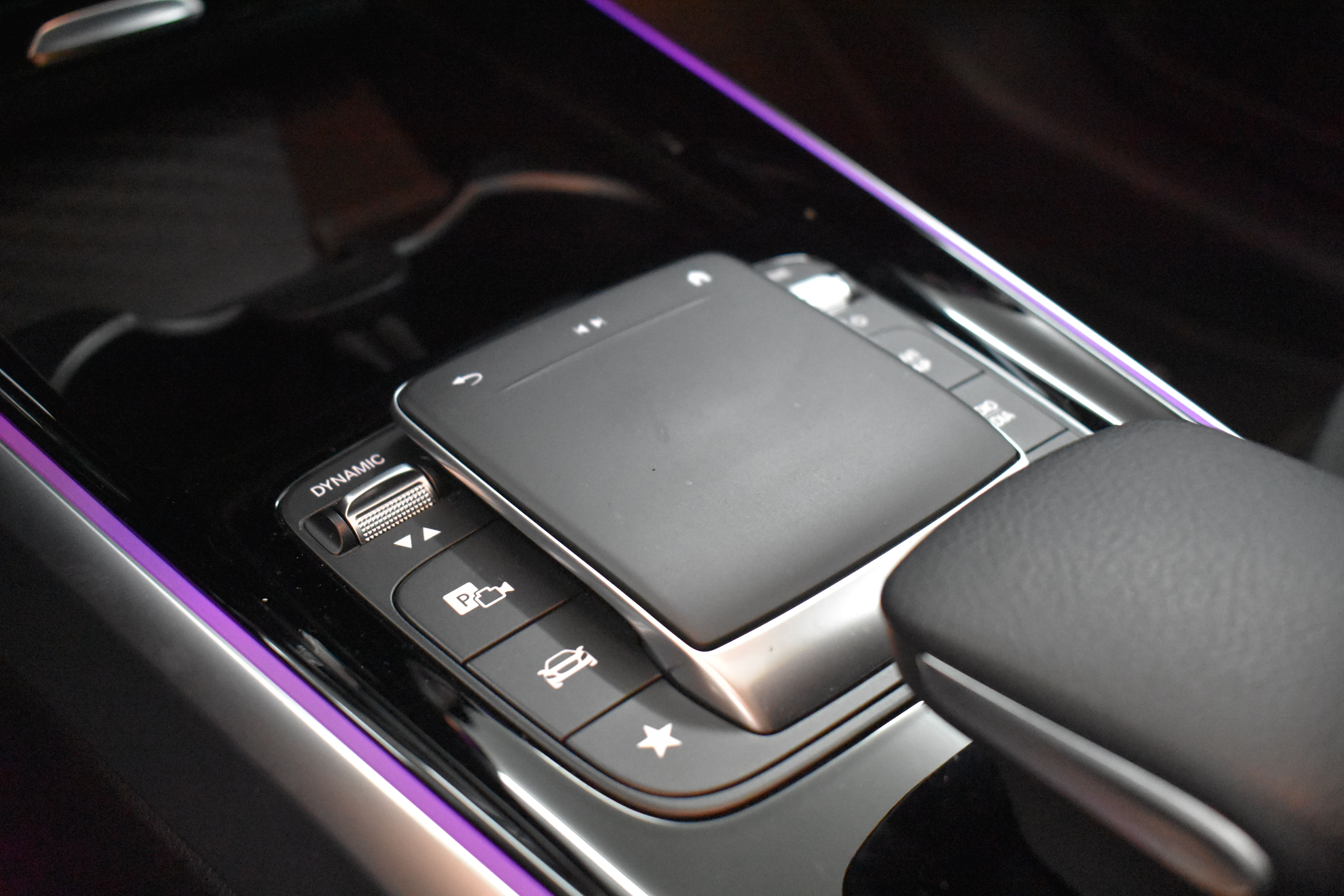 Vehicle gallery image 19