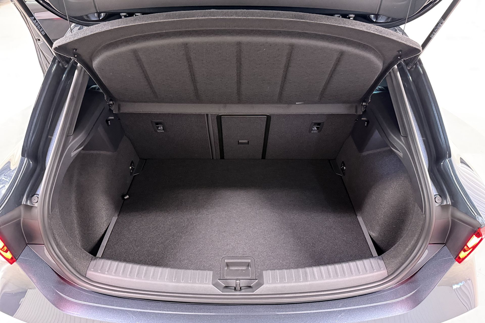 Vehicle gallery image 13