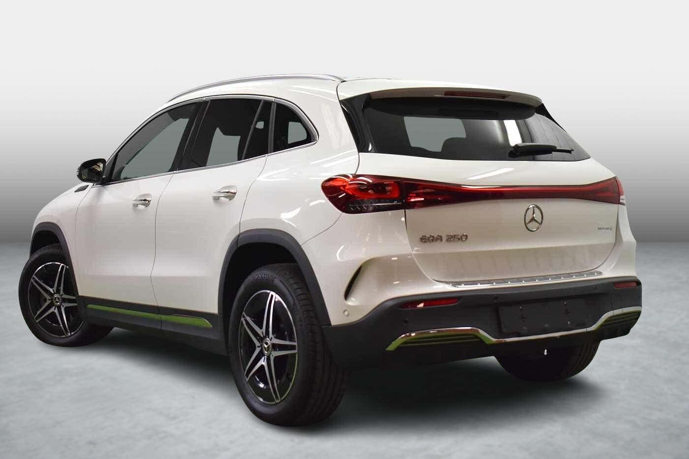 Vehicle gallery image 4