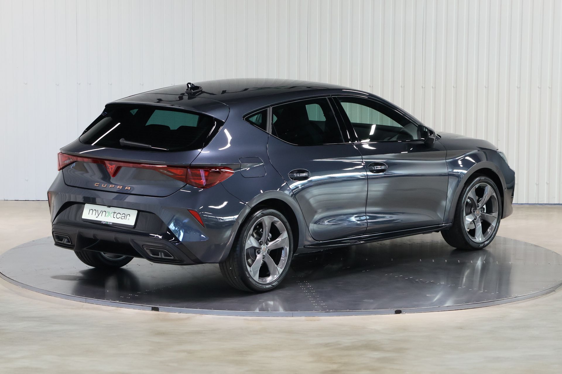 Vehicle gallery image 6