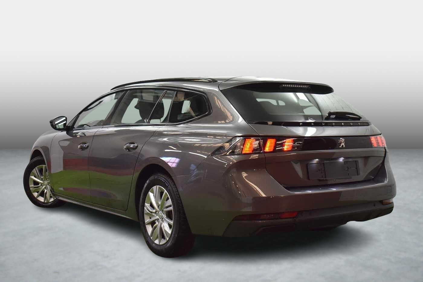 Vehicle gallery image 4