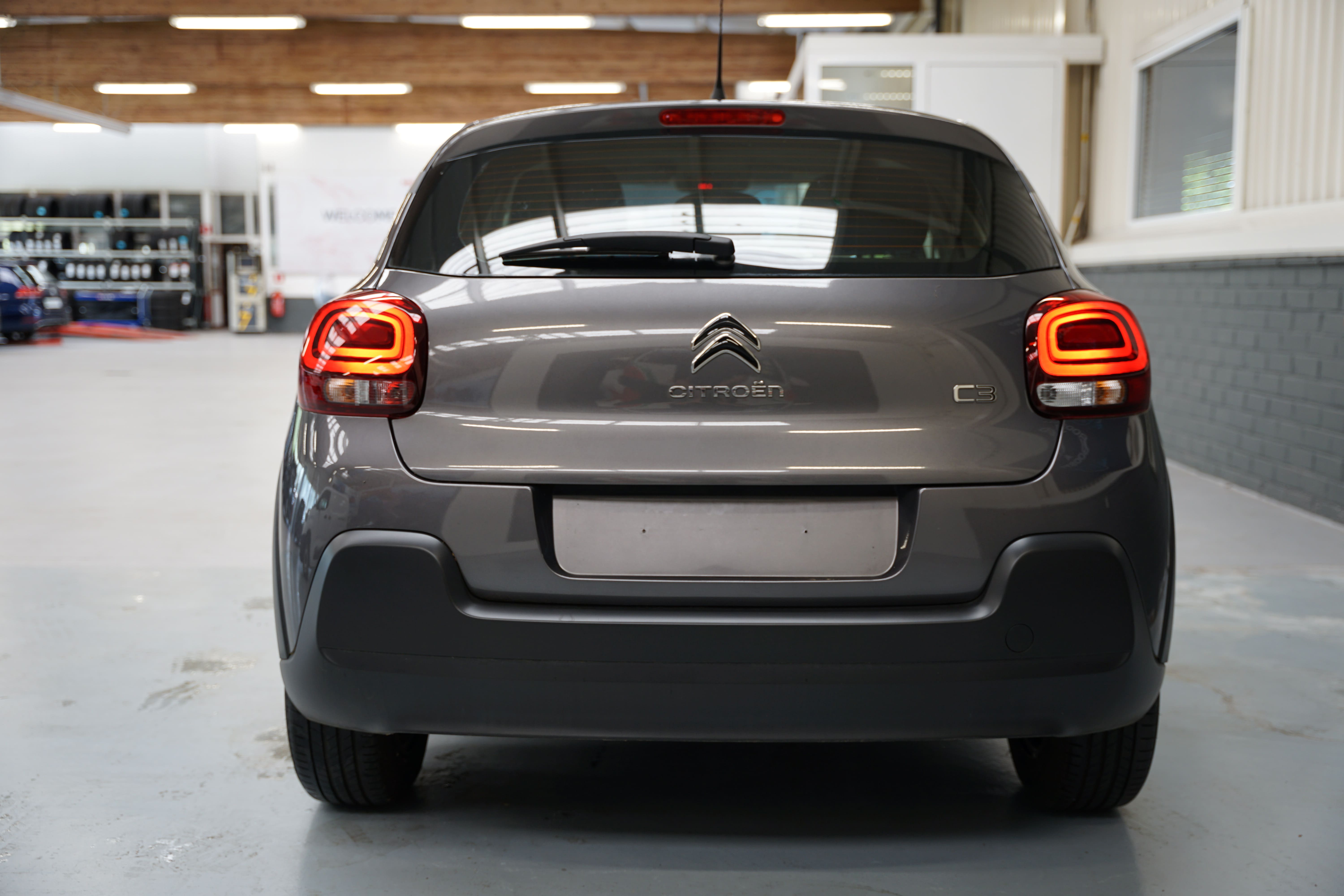 Vehicle gallery image 4
