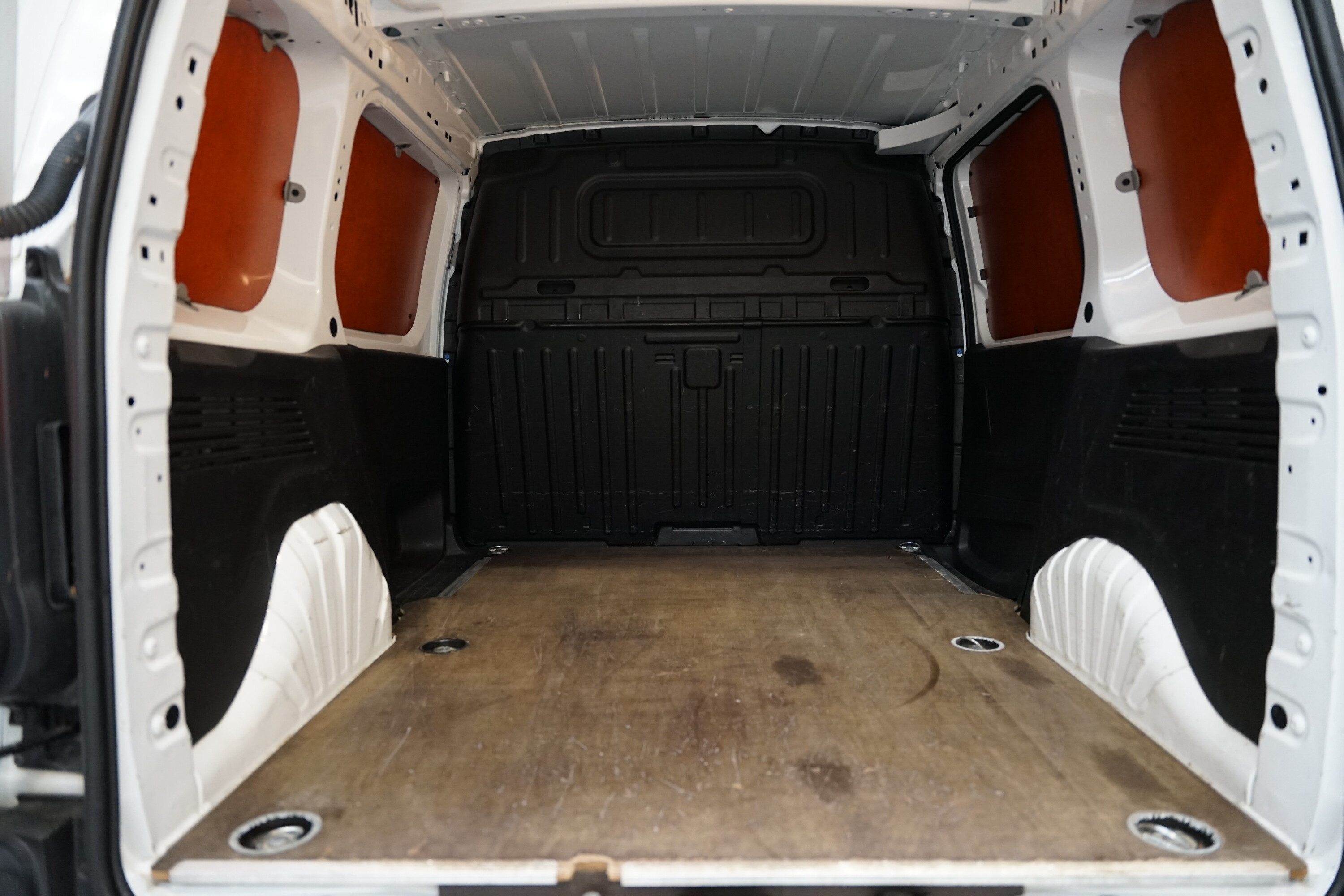 Vehicle gallery image 8