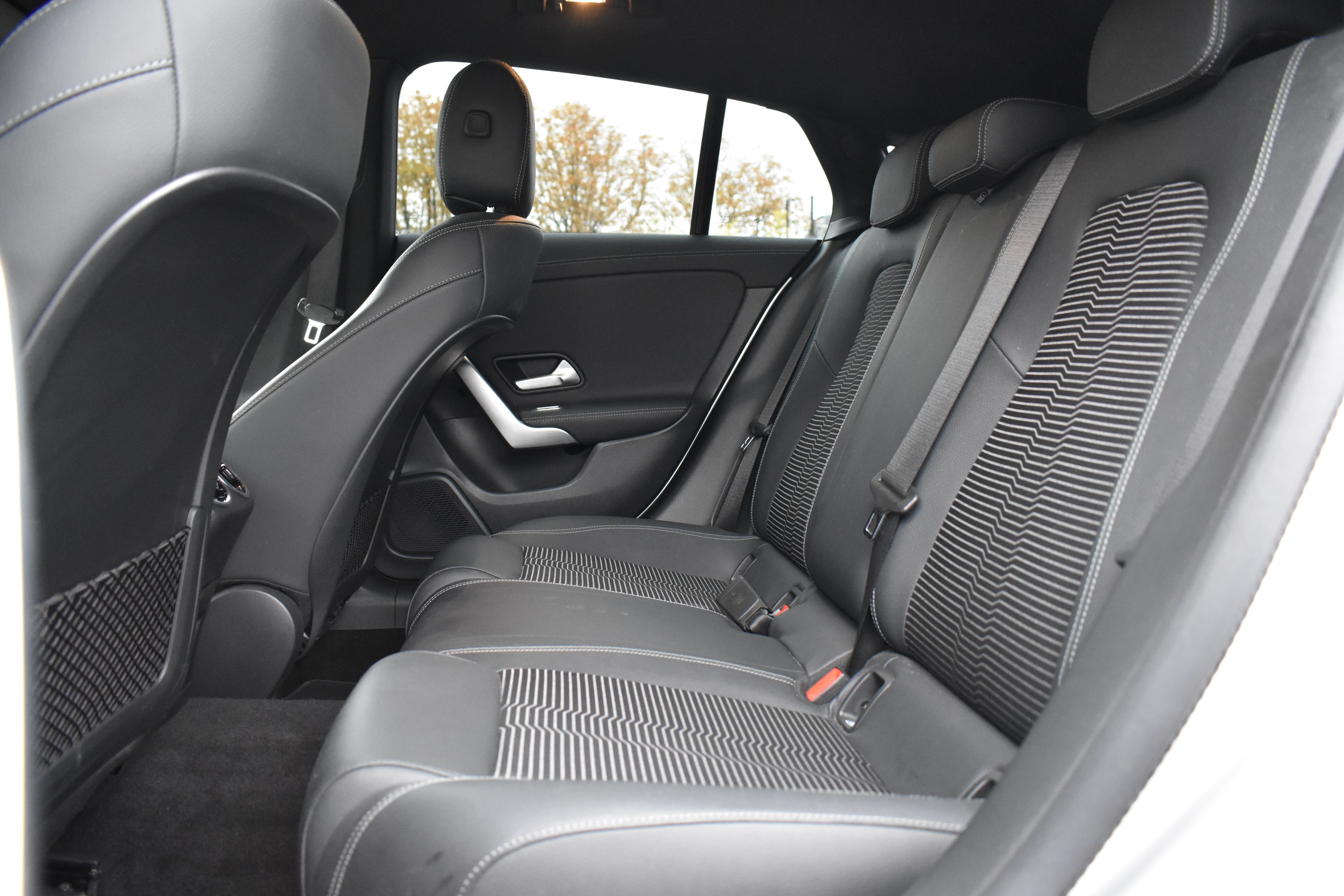Vehicle gallery image 9
