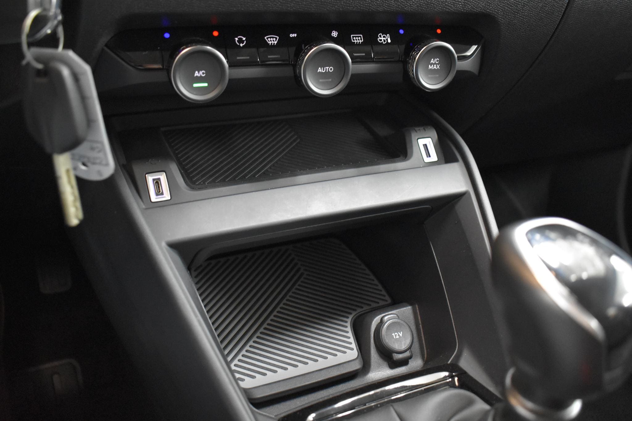 Vehicle gallery image 8