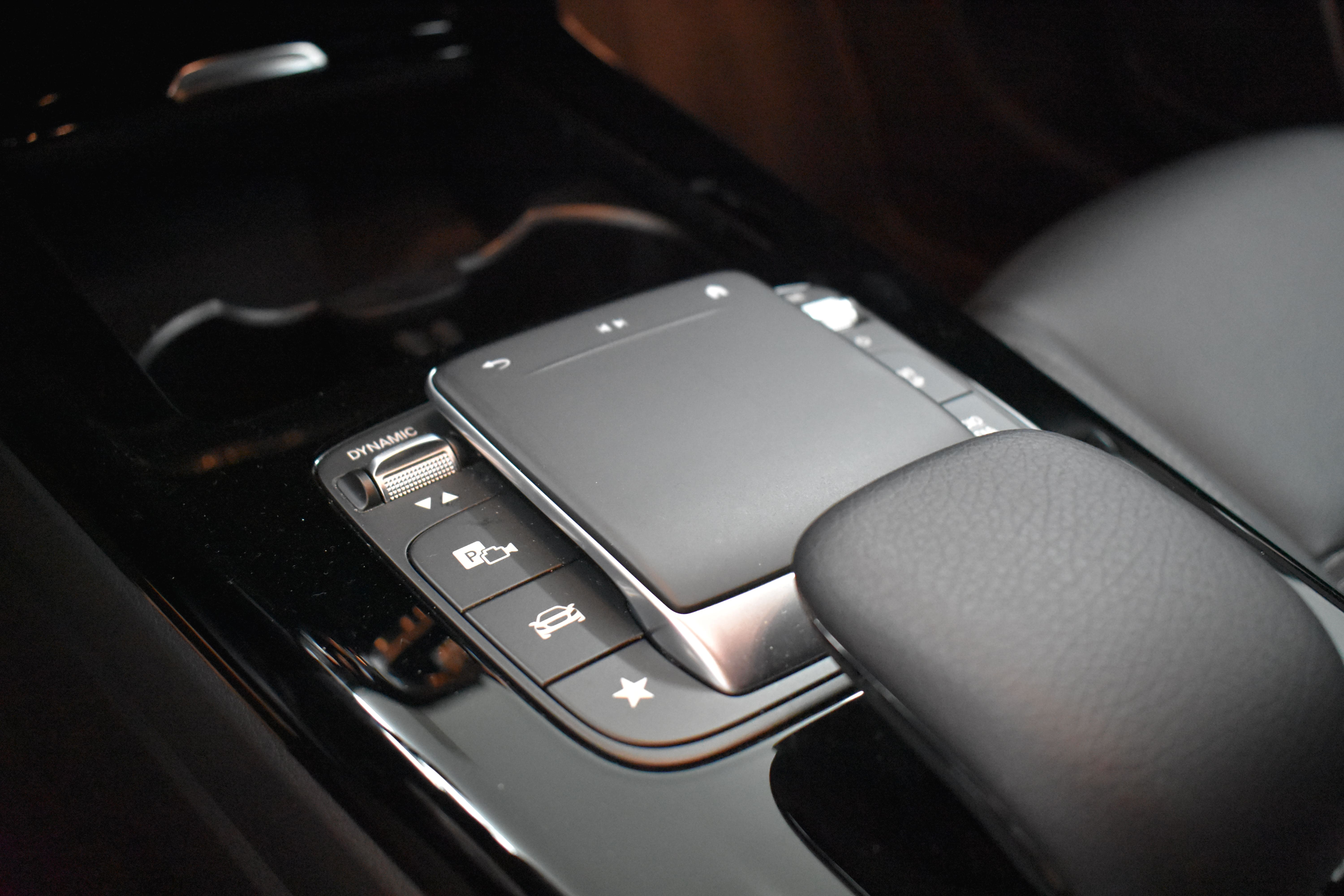 Vehicle gallery image 14