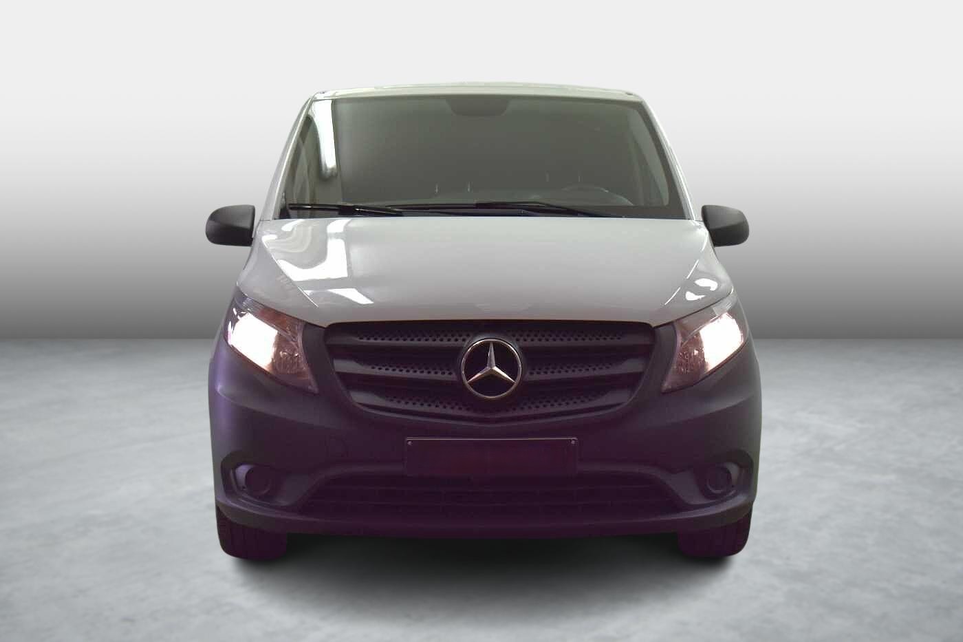 Vehicle gallery image 2