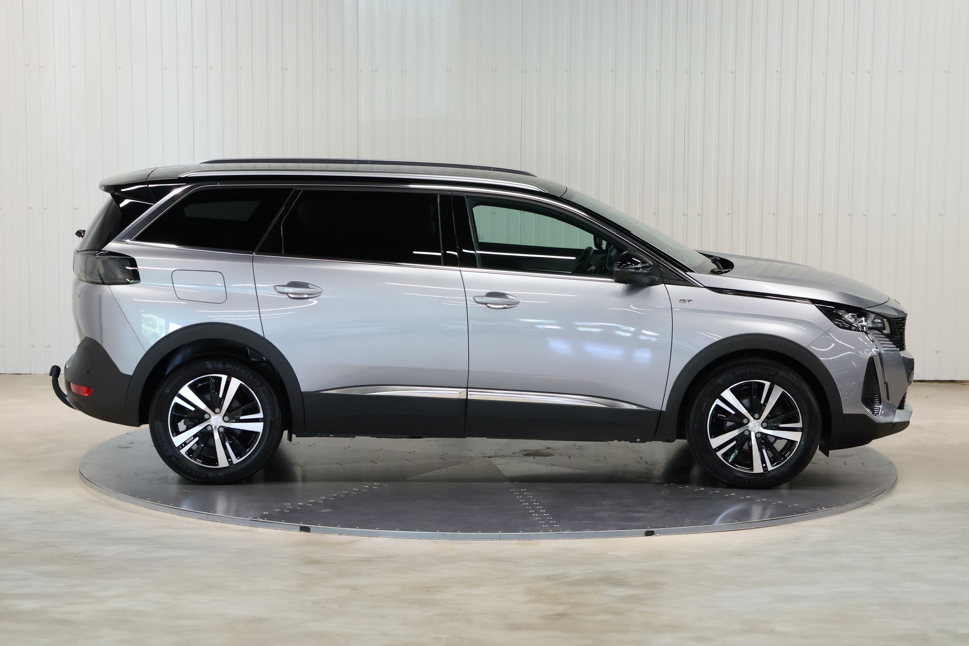Vehicle gallery image 8
