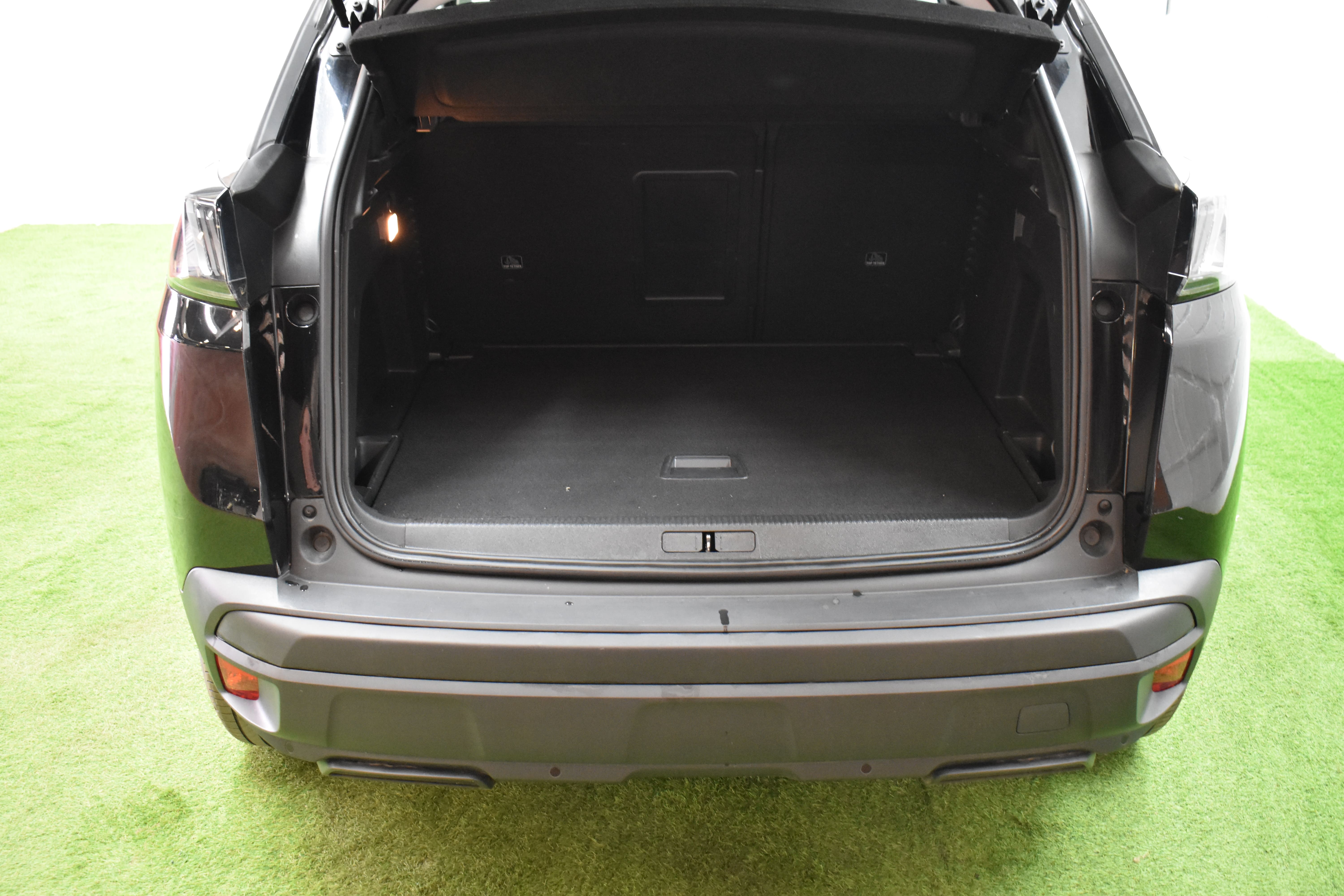 Vehicle gallery image 5