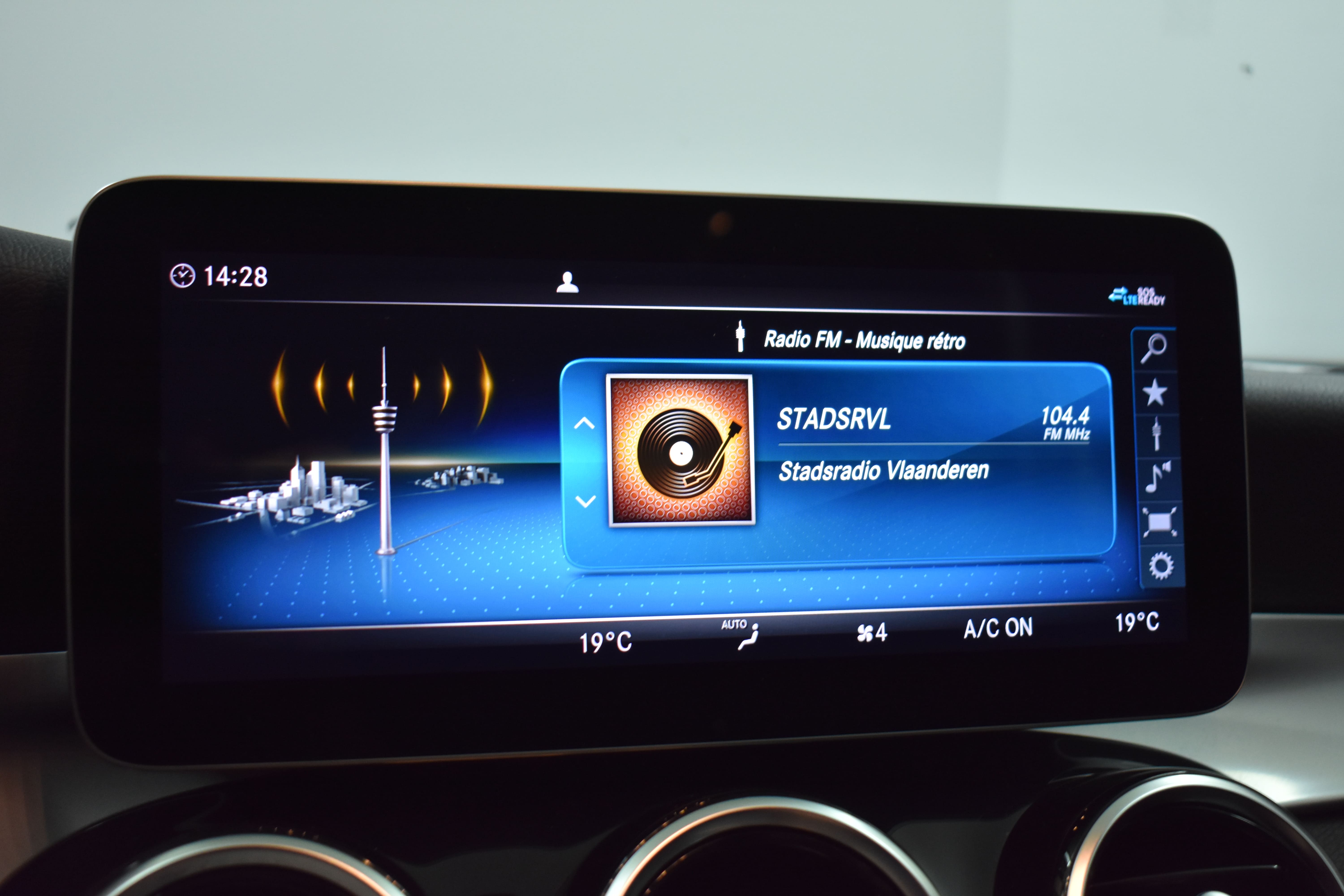 Vehicle gallery image 10