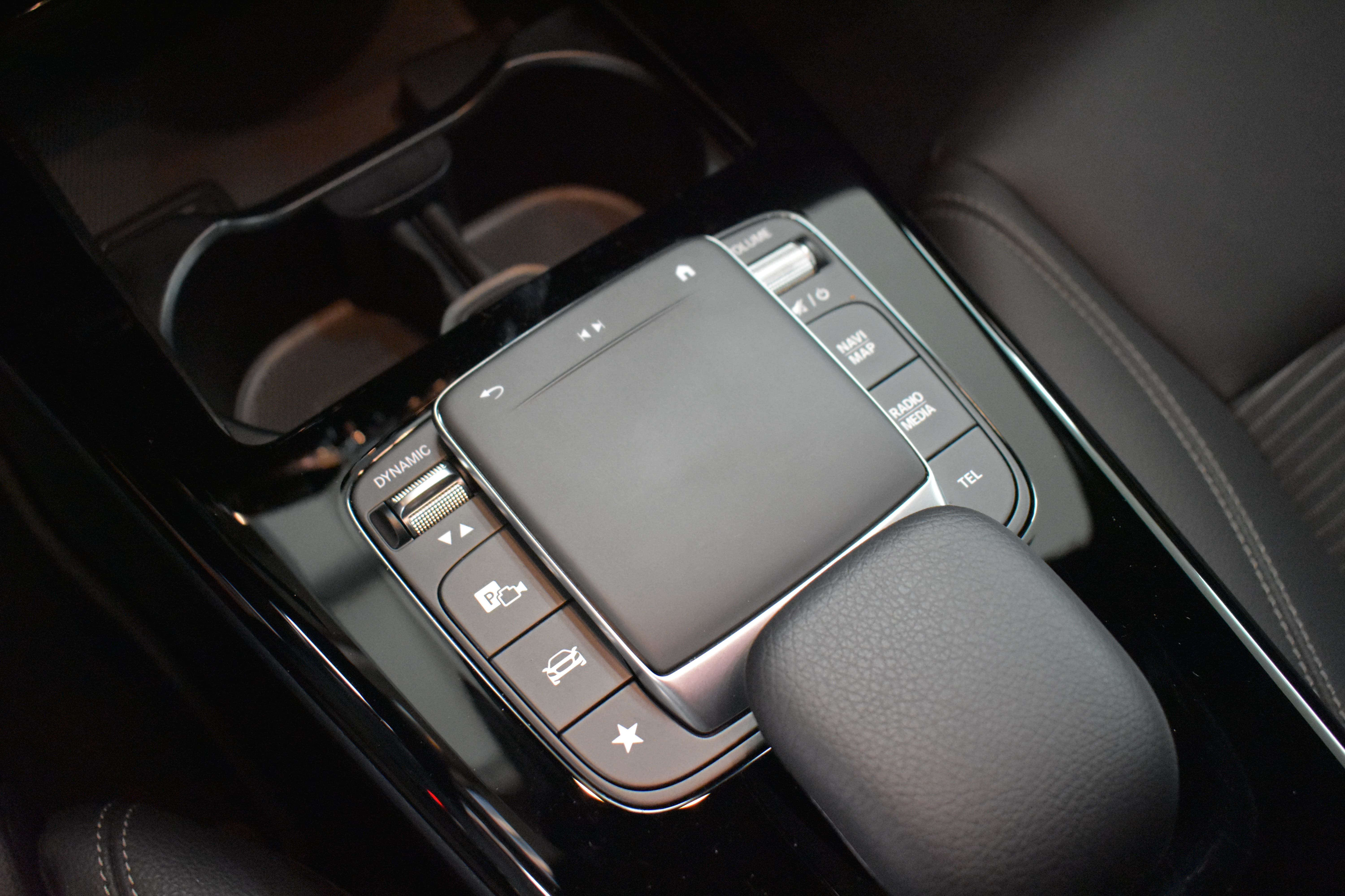 Vehicle gallery image 17