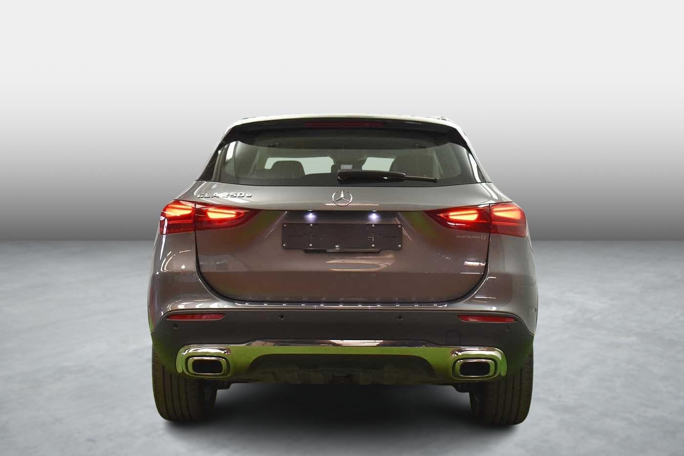 Vehicle gallery image 4