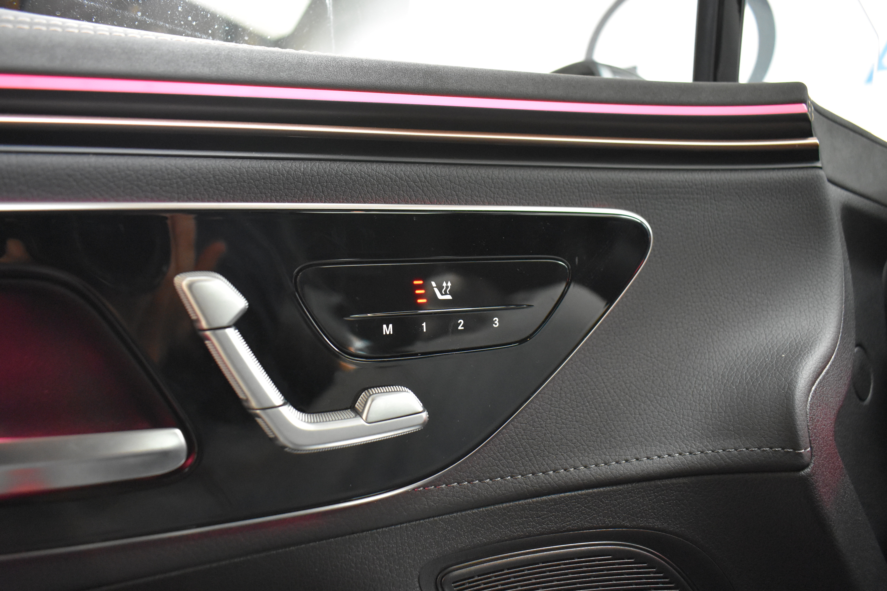 Vehicle gallery image 15