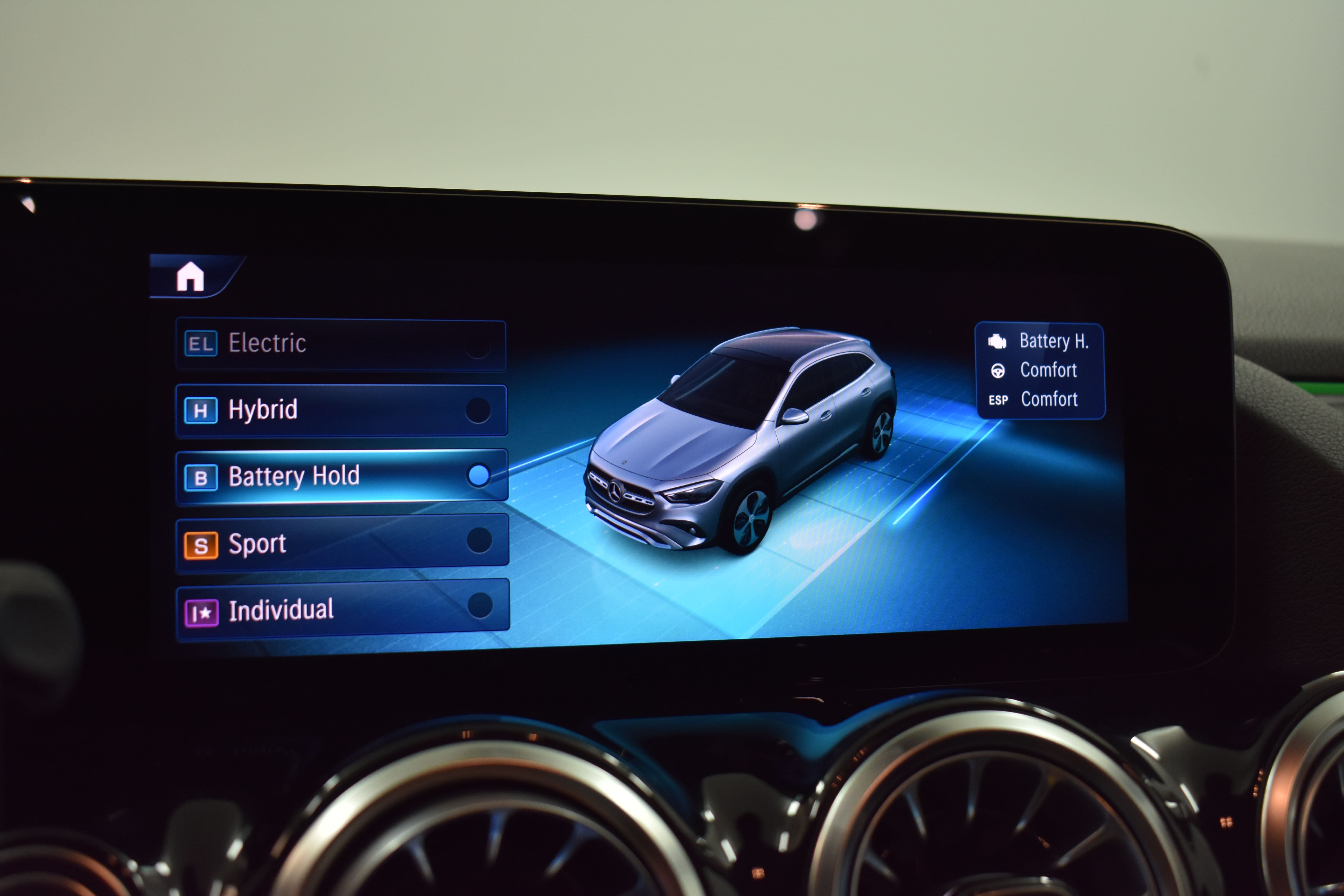Vehicle gallery image 24