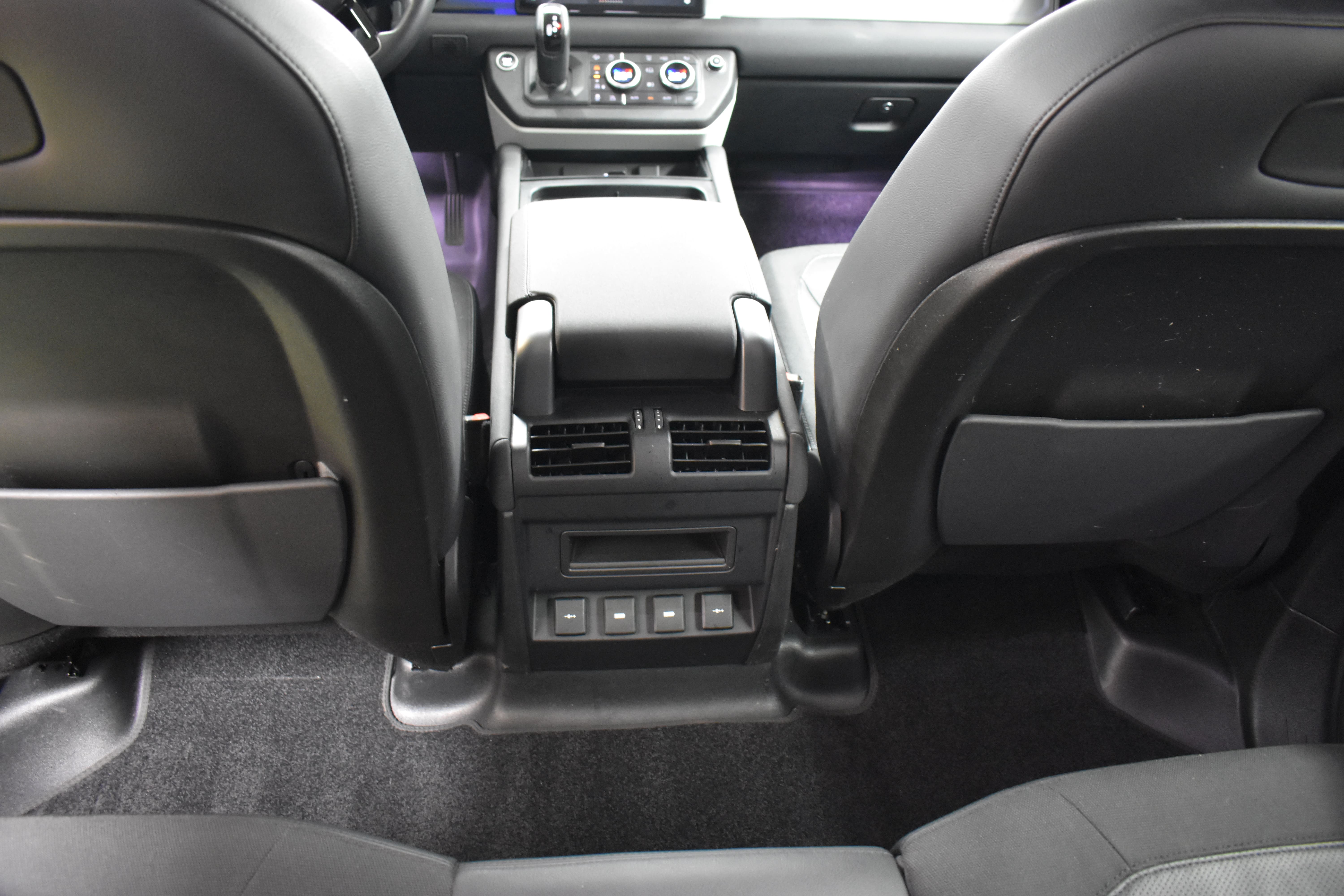 Vehicle gallery image 10