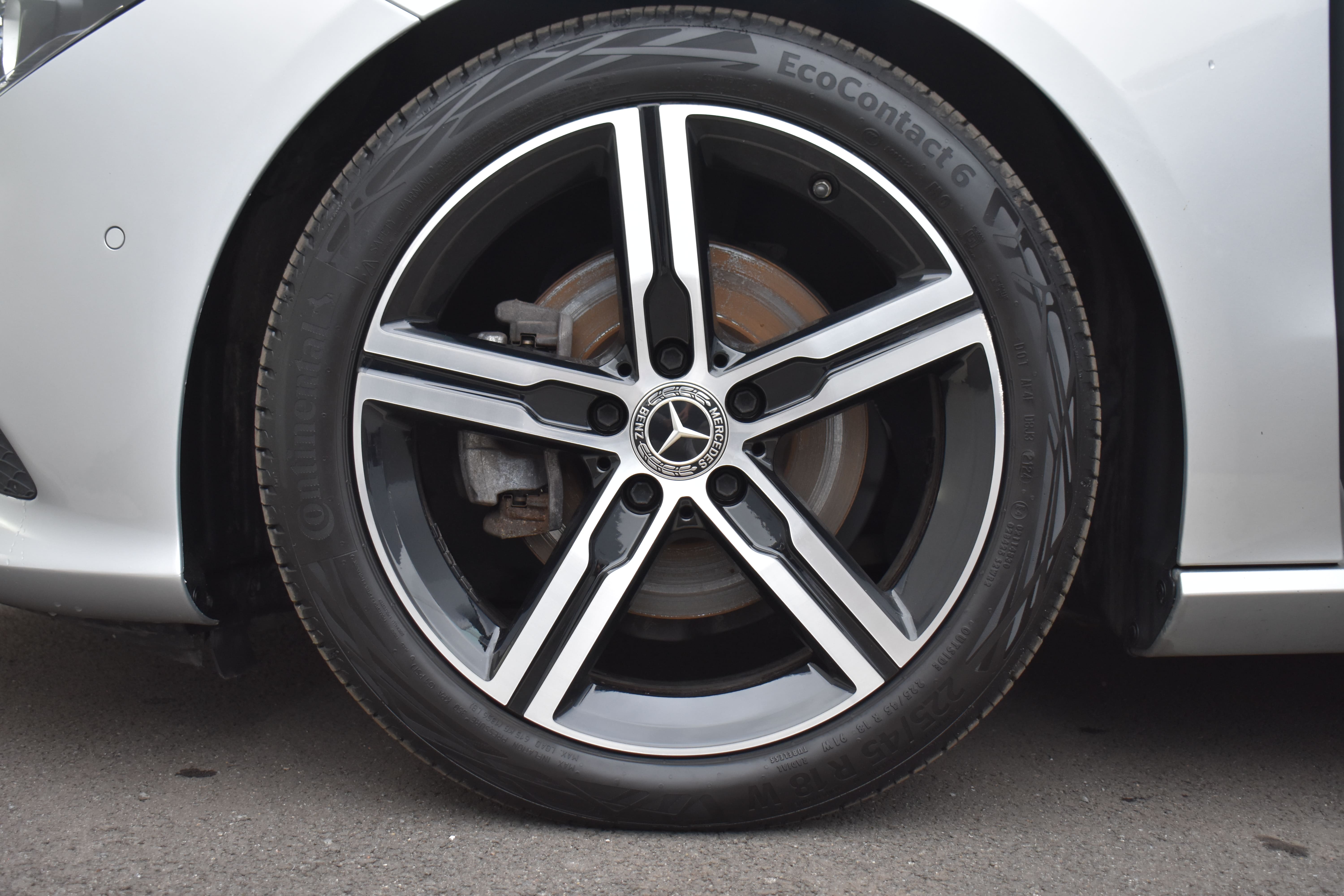 Vehicle gallery image 14