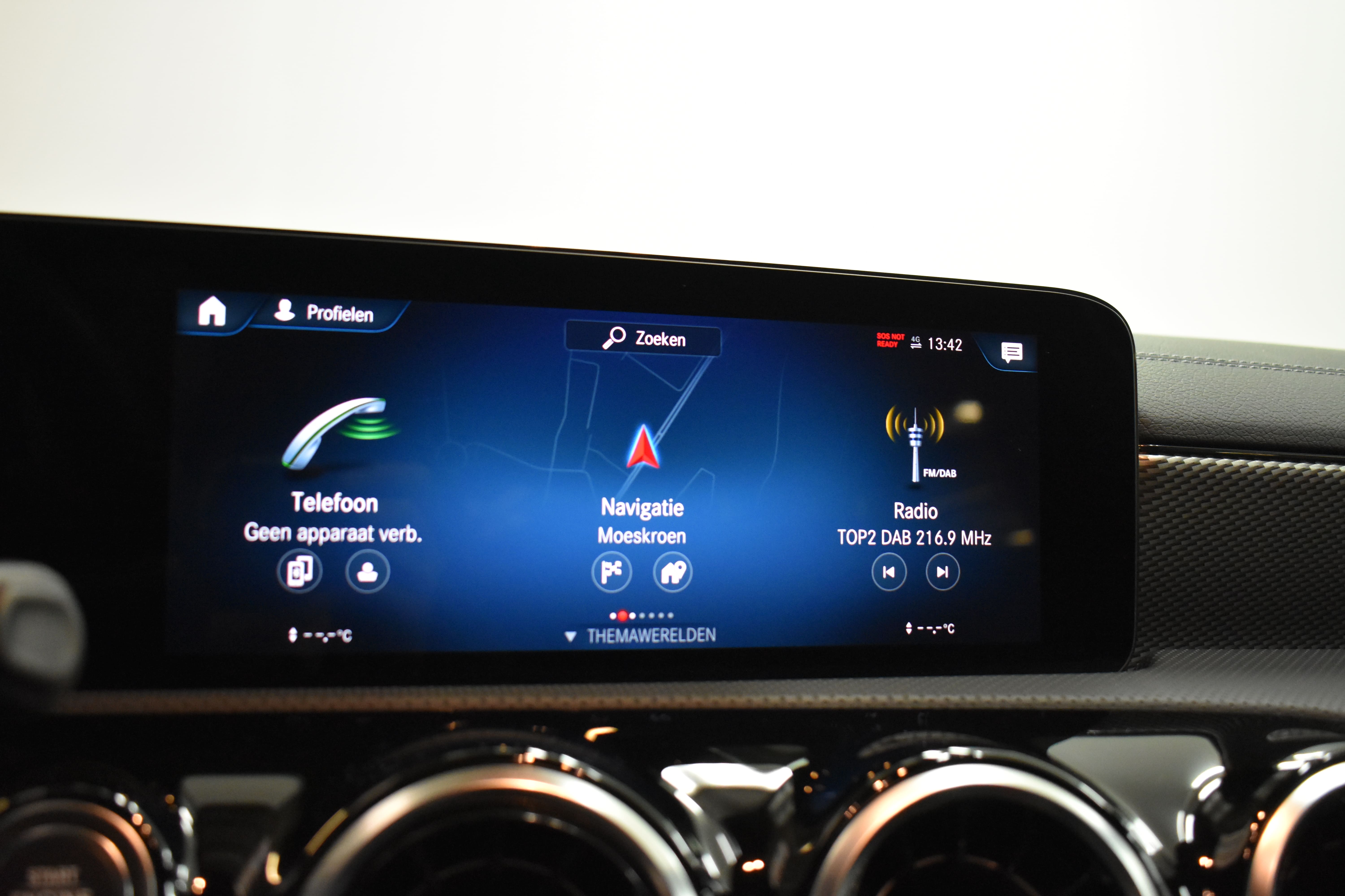 Vehicle gallery image 14